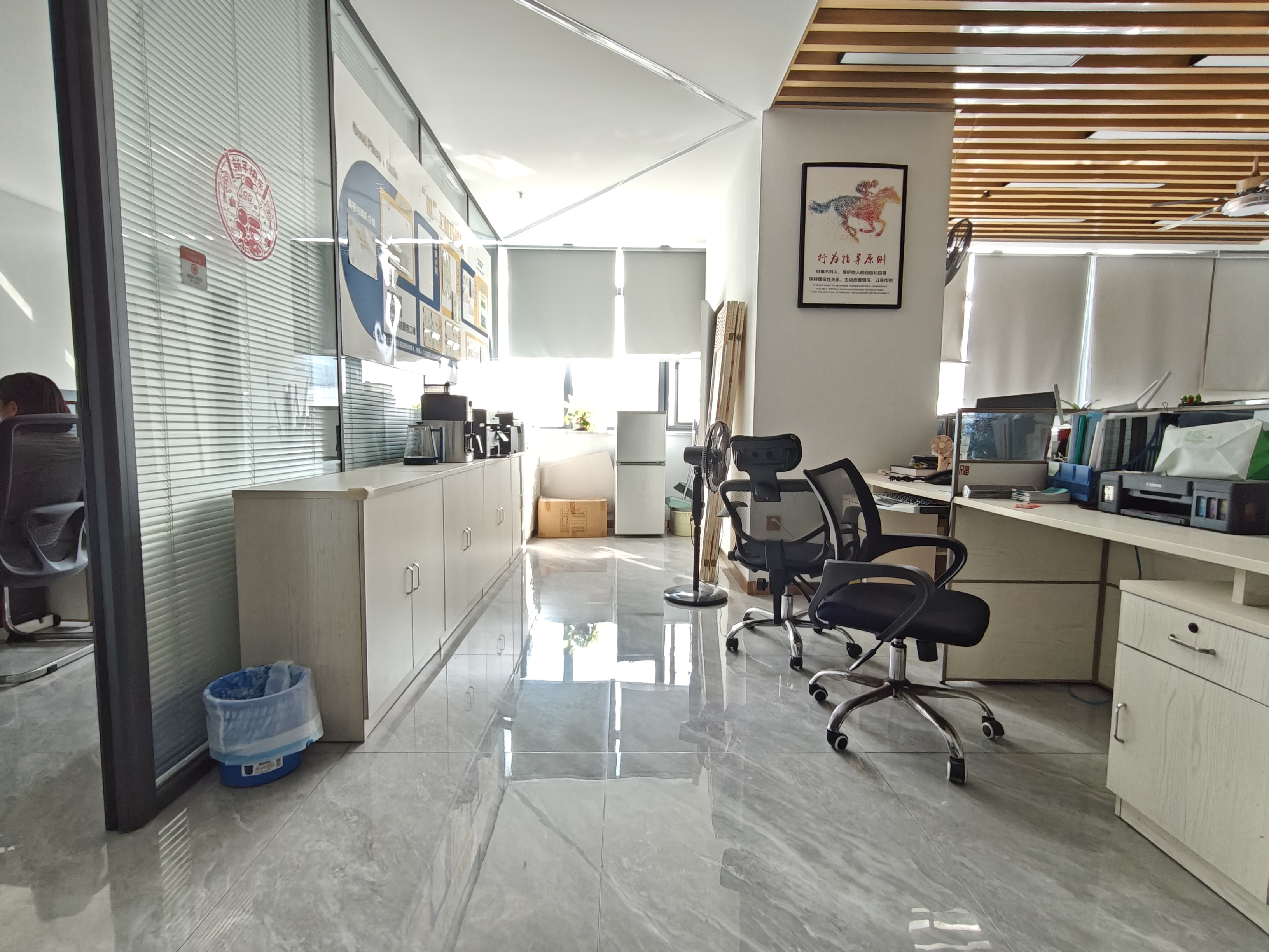 现代大厦   218.0㎡      15000.0元/月室内图