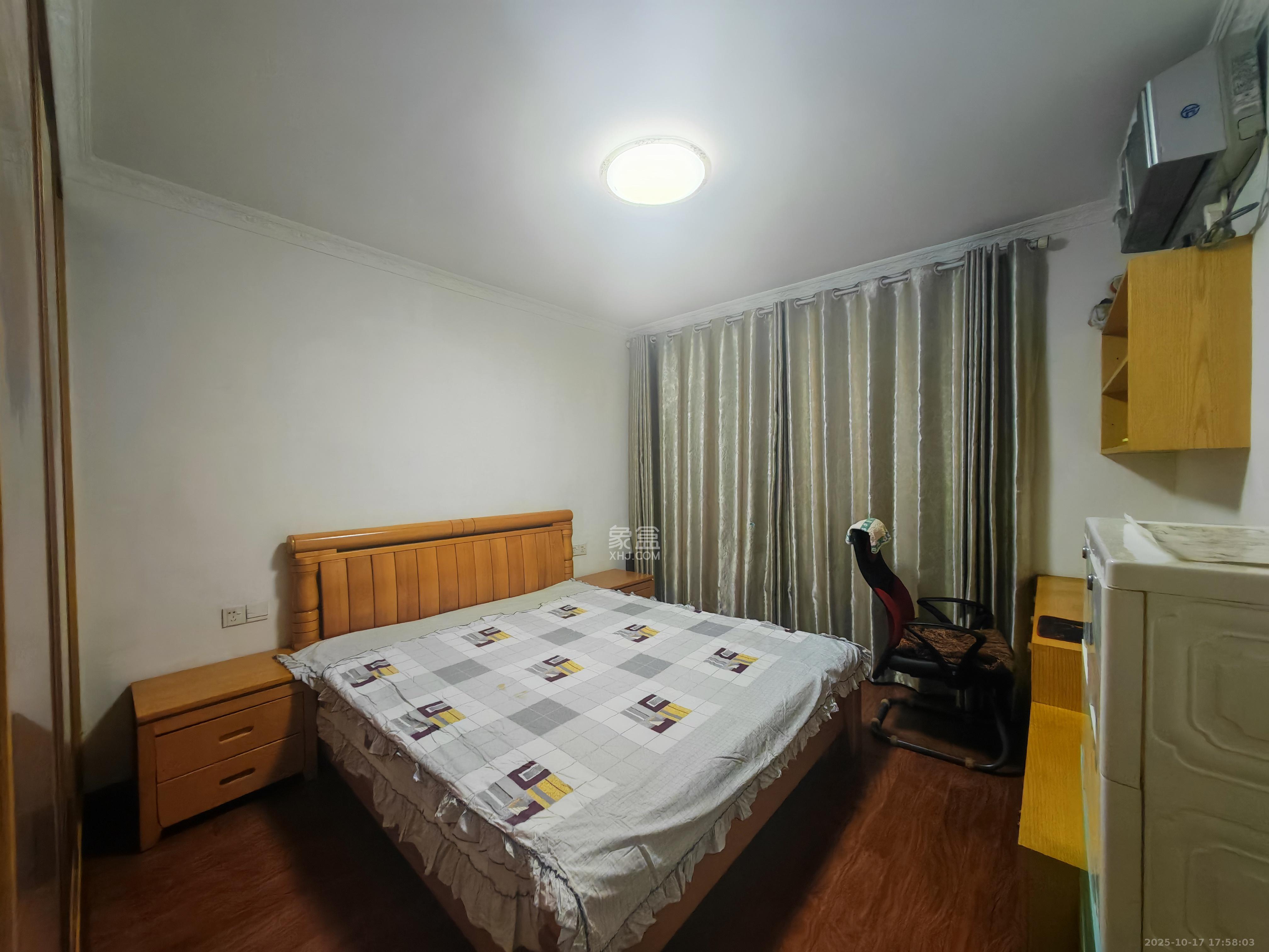 东岸锦城(东方人家) 3室2厅2卫 2180.0元/月 东岸锦城(东方人家) 3室2厅2卫 2180.0元/月室内图