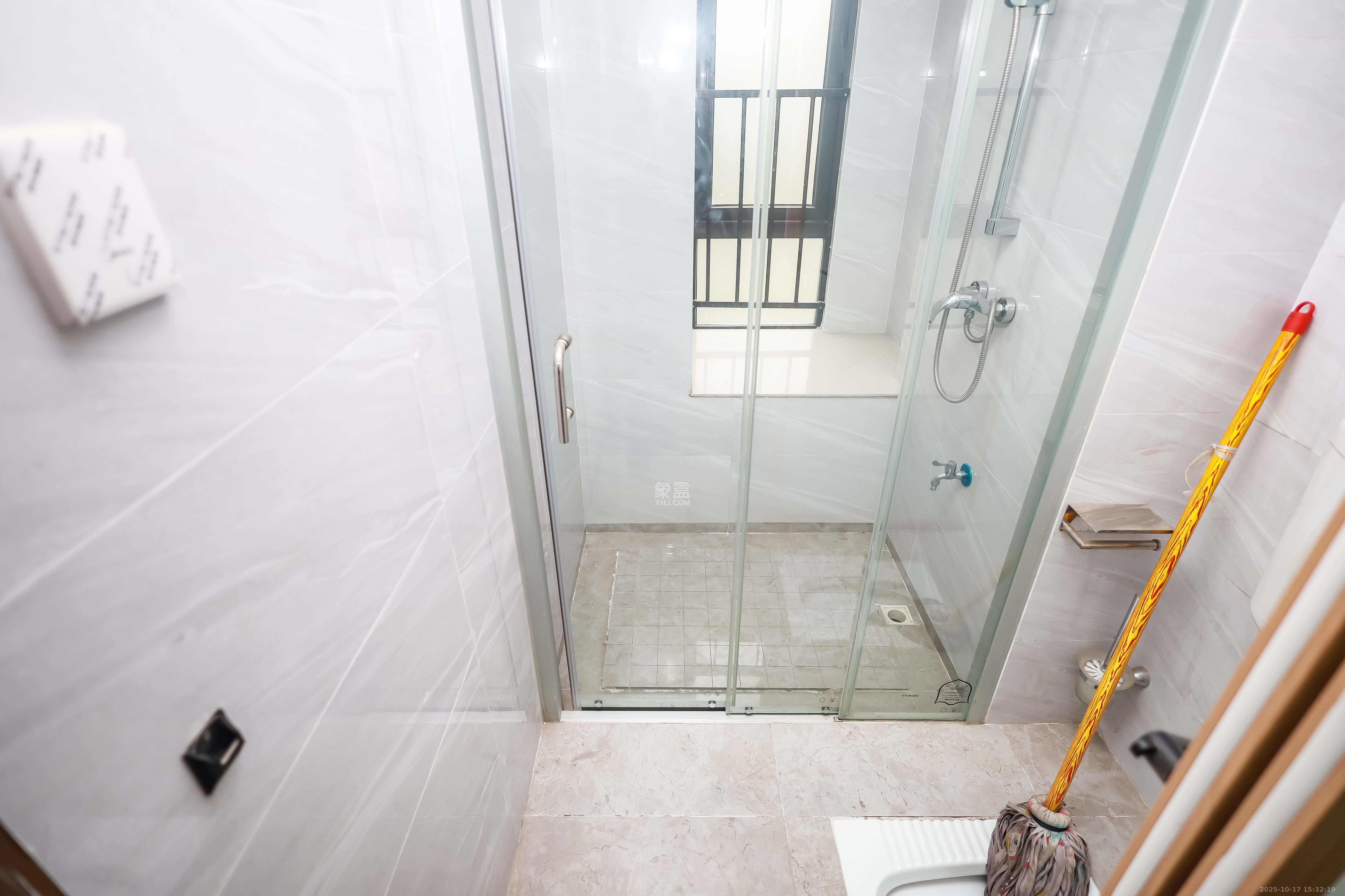 碧桂园荟隽棠  4室2厅2卫    118.0万卫生间