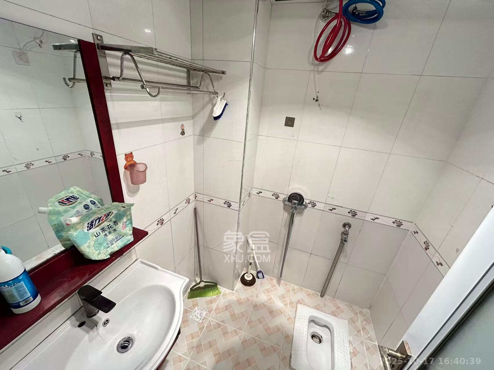 湘水一城(一期)  1室1厅1卫    1350.0元/月室内图