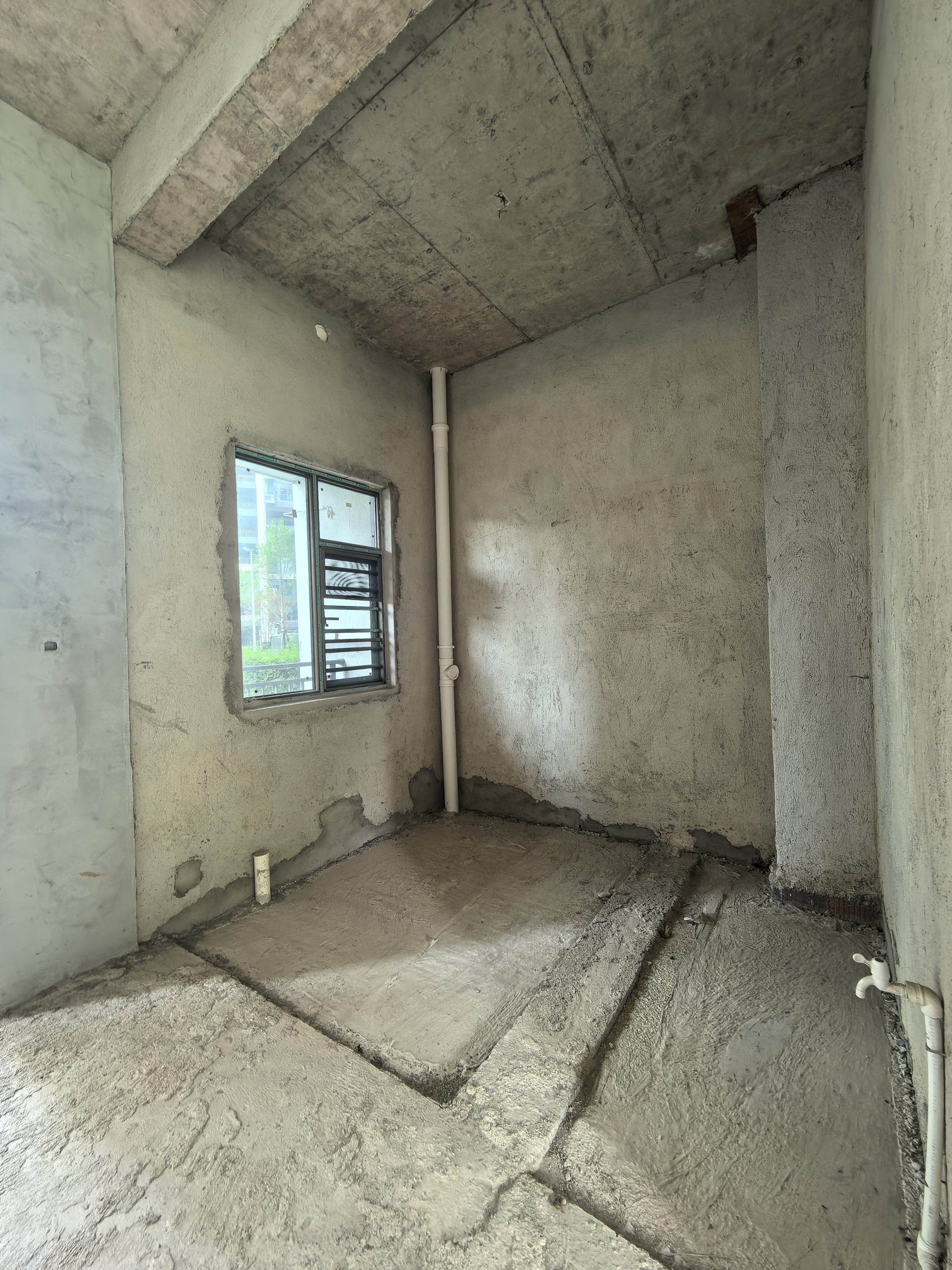 青春里-铂樾府  4室2厅2卫    105.8万客厅