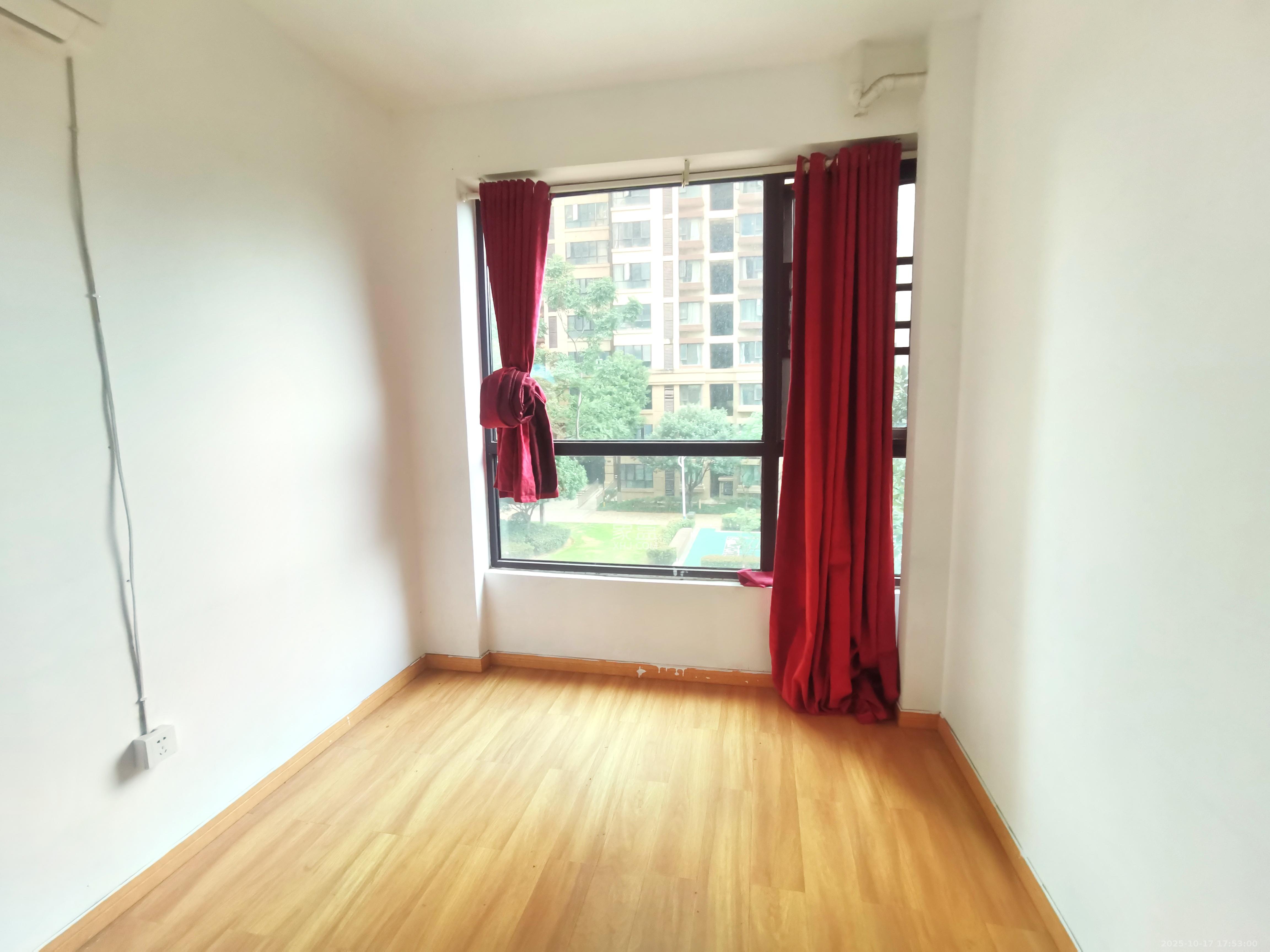 山语城三期  3室2厅2卫    2200.0元/月室内图