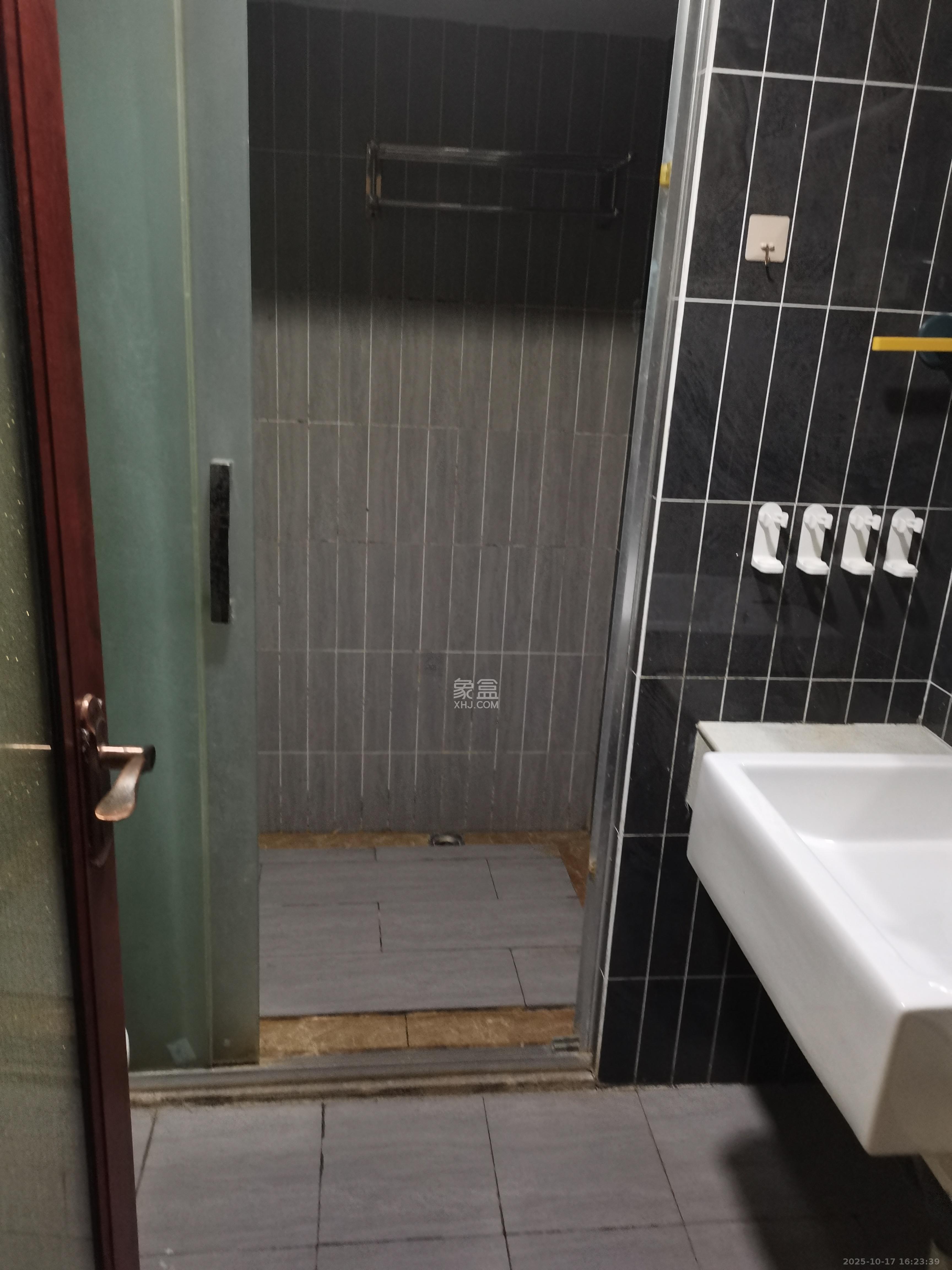 天元涉外景园B区  1室1厅1卫    1400.0元/月室内图