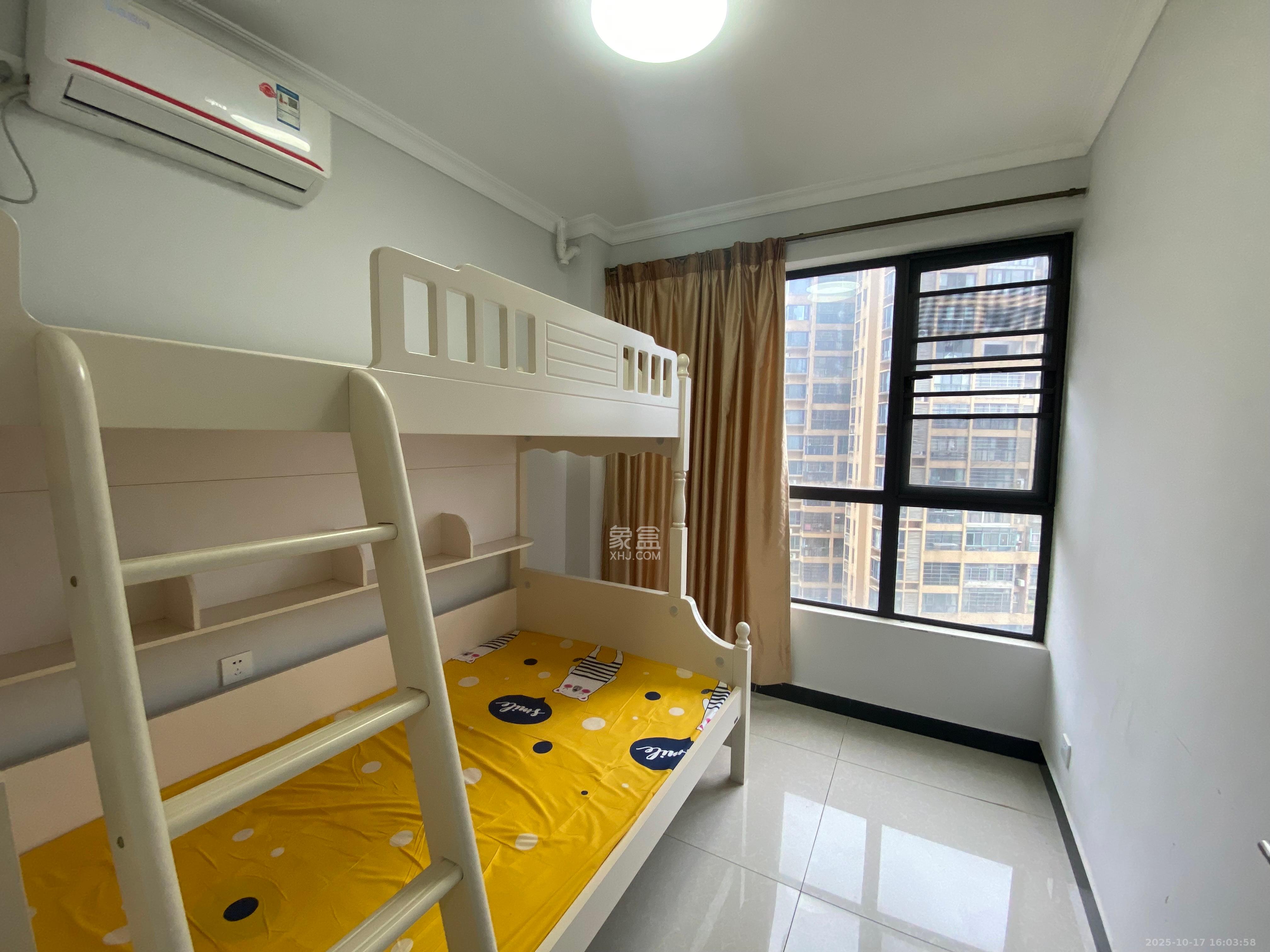 山语城三期  3室2厅2卫    2200.0元/月室内图