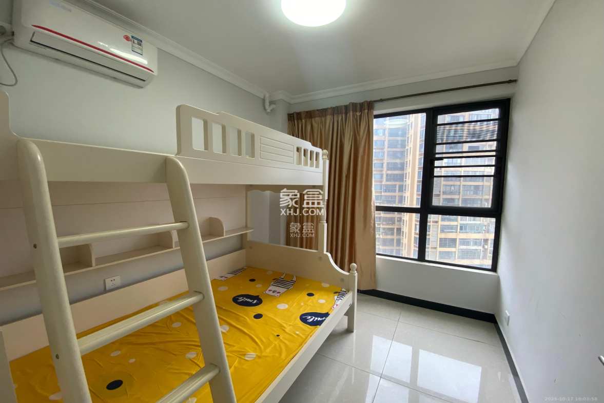 山语城三期  3室2厅2卫    2200.0元/月 山语城三期  3室2厅2卫    2200.0元/月室内图