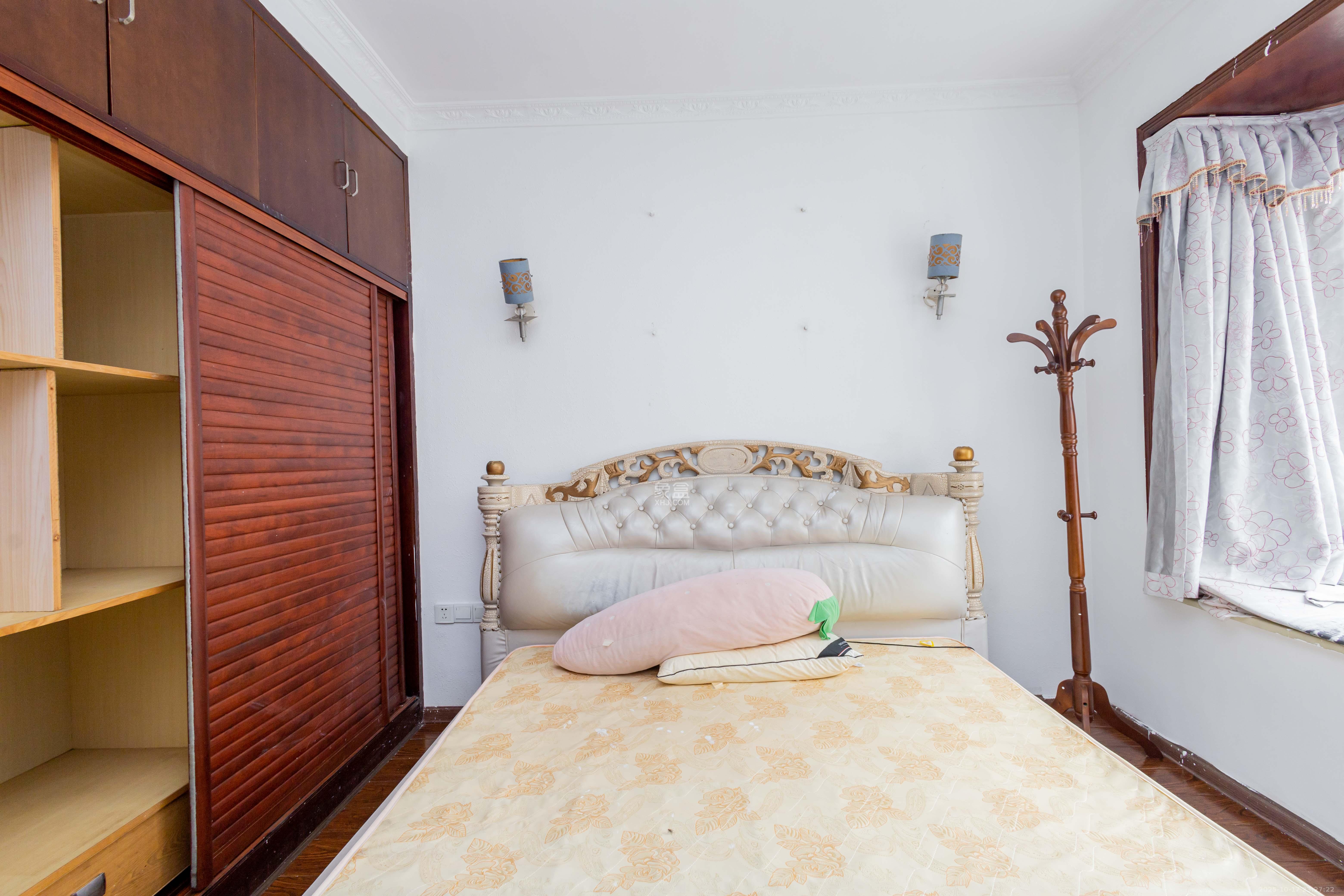 博雅湘水湾  2室2厅1卫    45.0万卧室