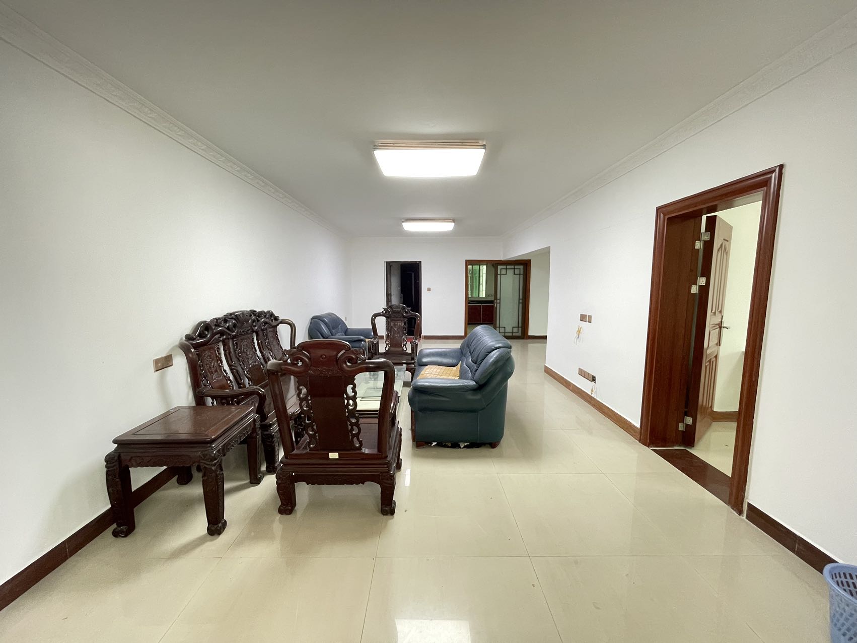 海南国际贸易商务大厦 3室2厅2卫 2600.0元/月 海南国际贸易商务大厦 3室2厅2卫 2600.0元/月室内图