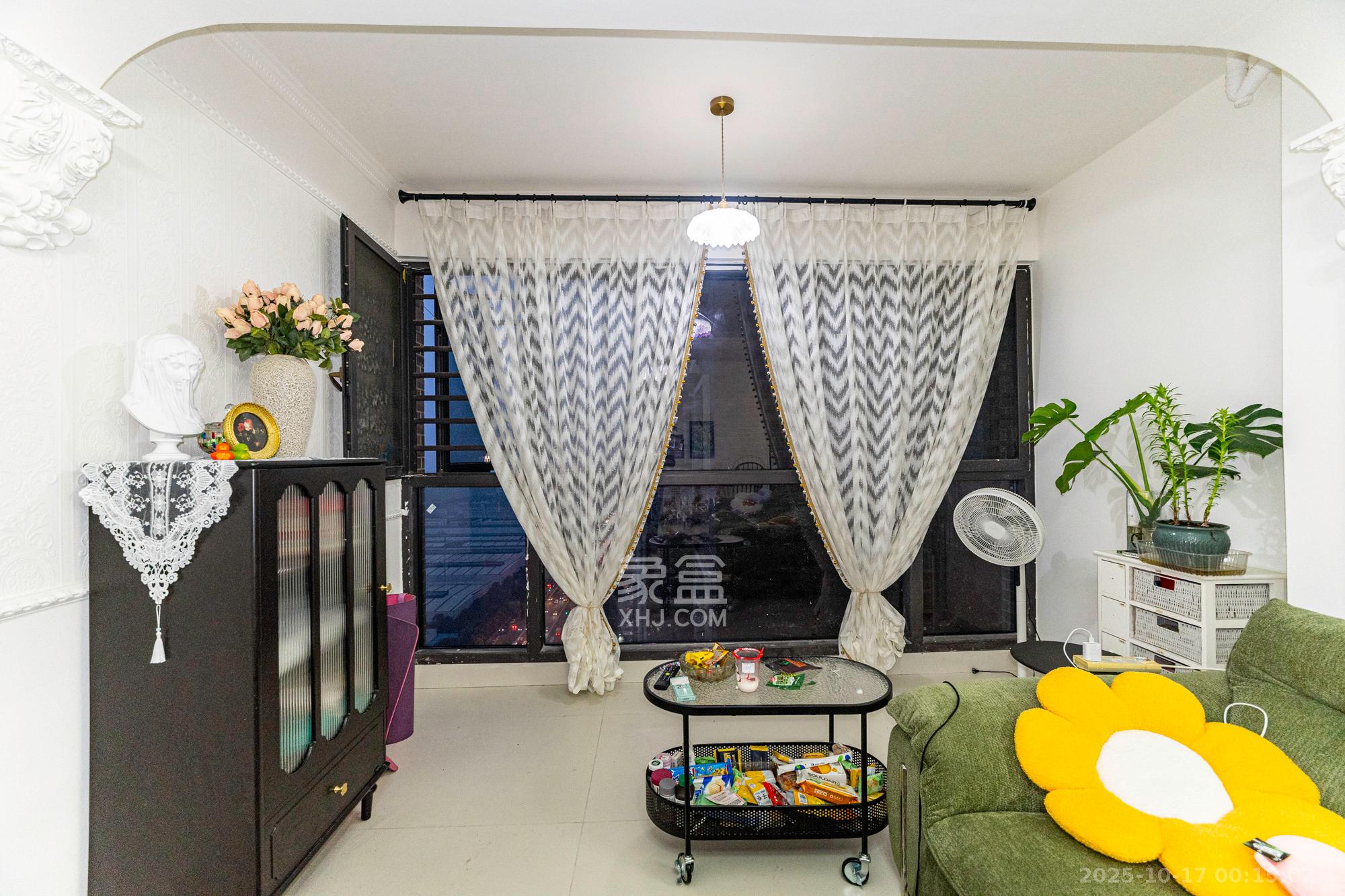 康桥长郡 4室2厅2卫 85.8万 康桥长郡 4室2厅2卫 85.8万阳台