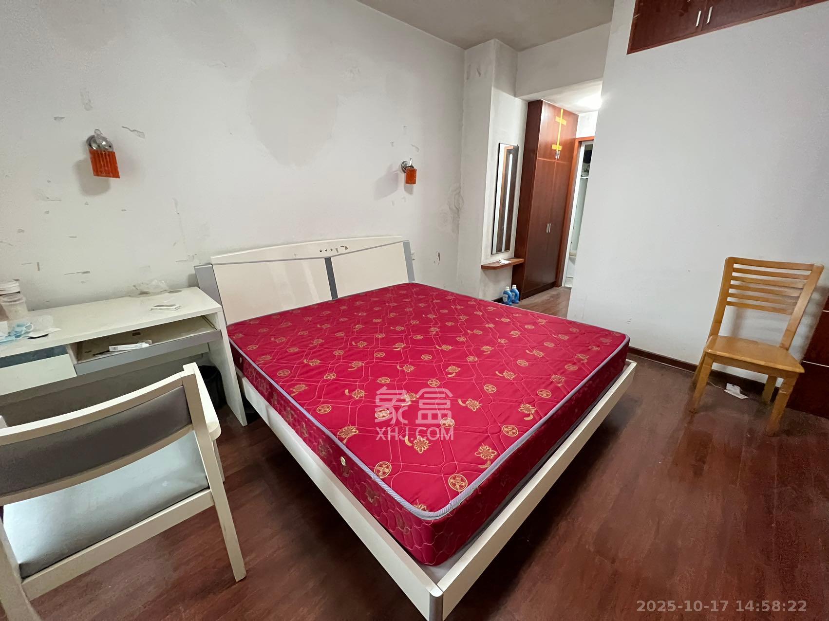 嘉逸名庭  3室2厅2卫    2600.0元/月 嘉逸名庭  3室2厅2卫    2600.0元/月室内图