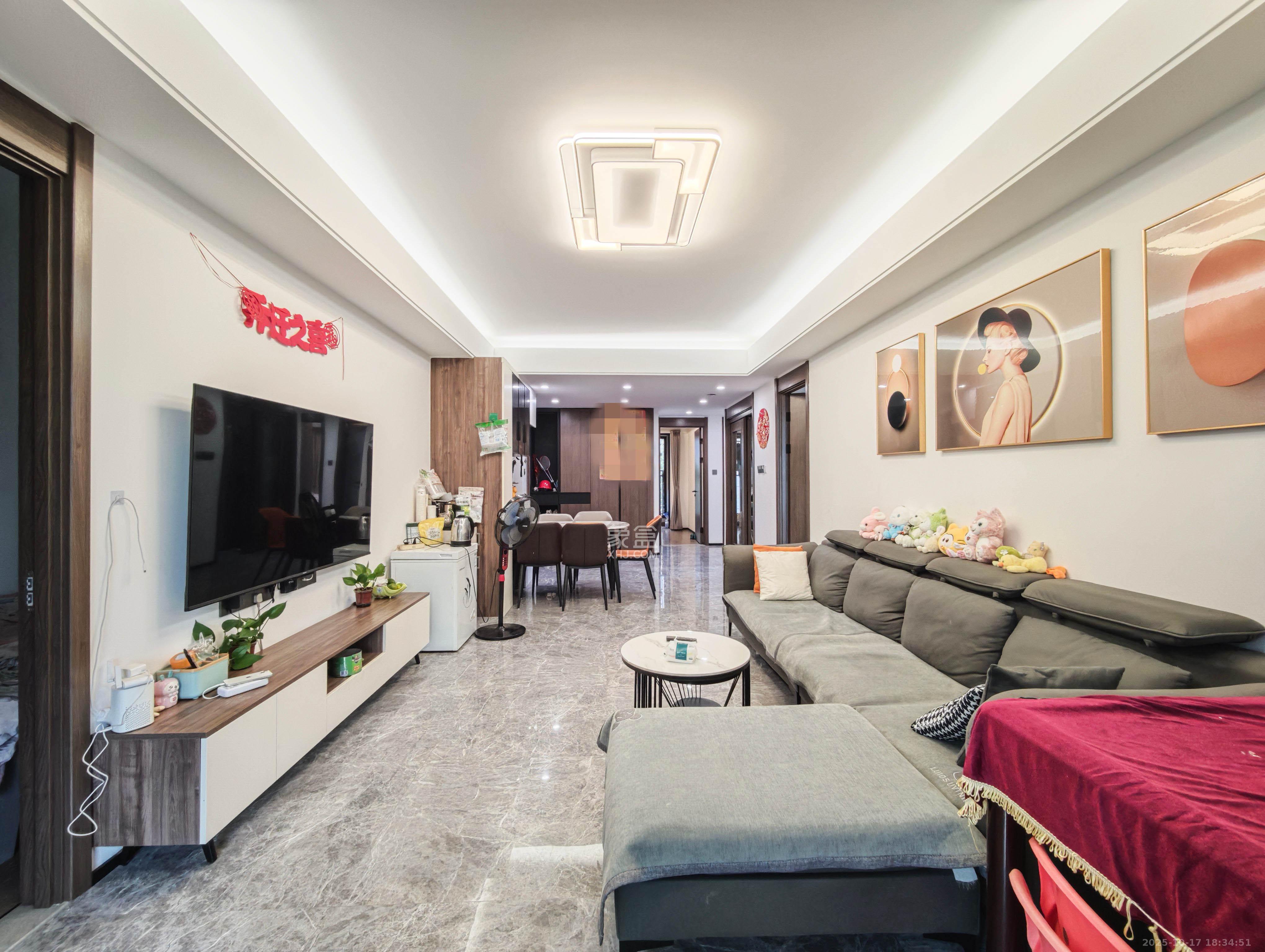 万科天空之境  4室2厅2卫    148.0万客厅