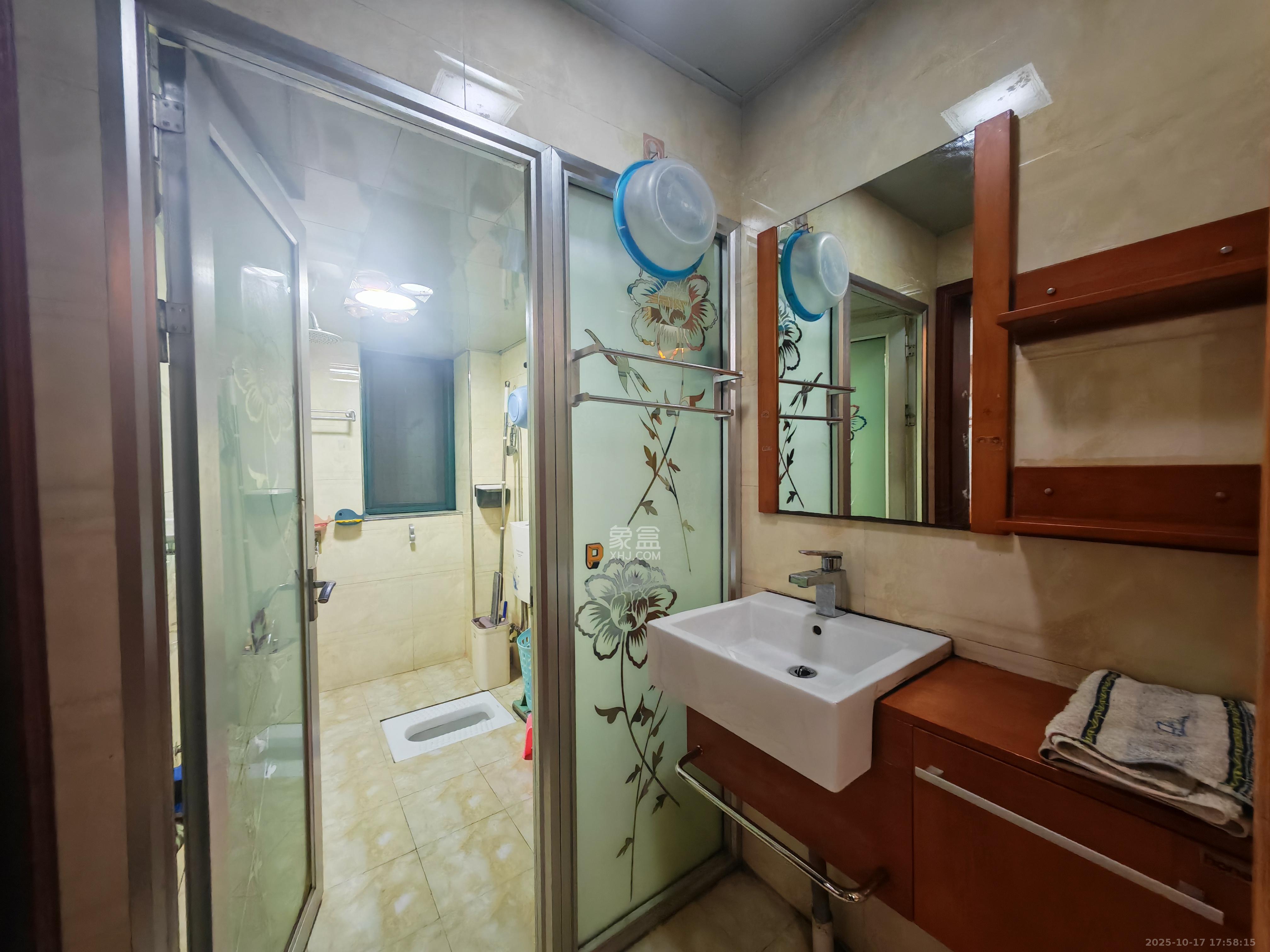 东岸锦城(东方人家) 3室2厅2卫 2180.0元/月 东岸锦城(东方人家) 3室2厅2卫 2180.0元/月室内图