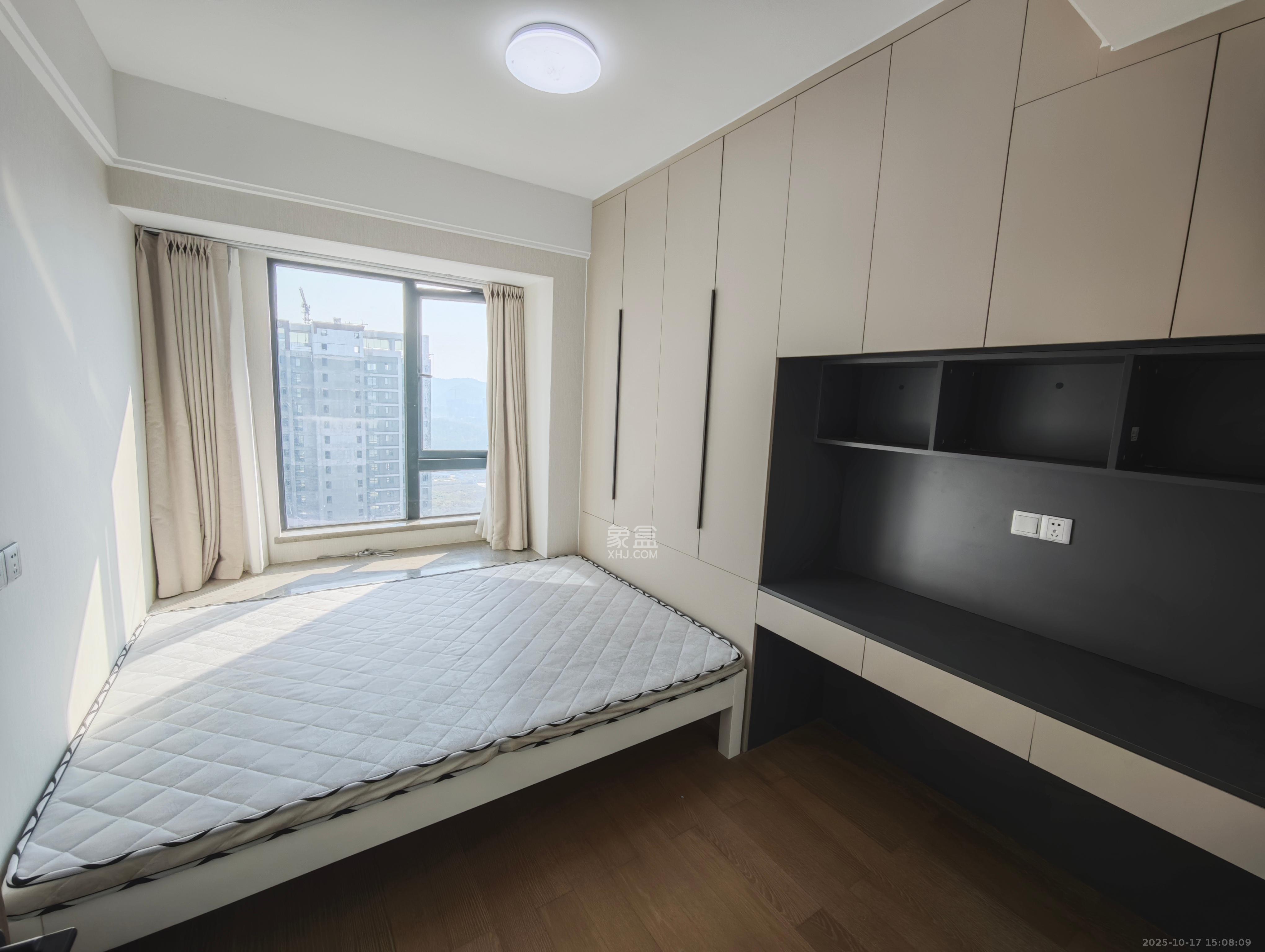 中海麓山境南区  3室2厅2卫    3000.0元/月室内图