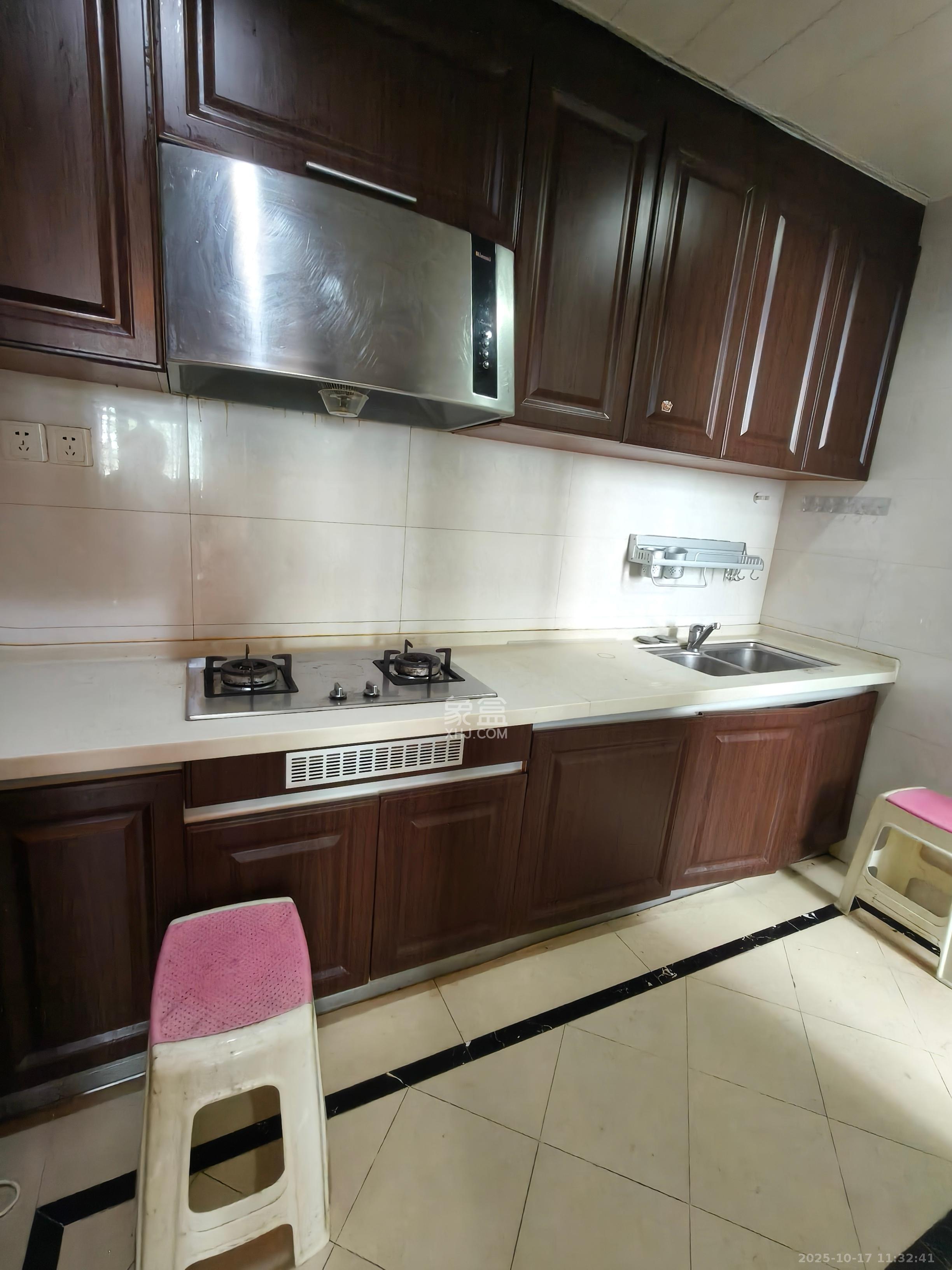 中海国际一期  3室2厅1卫    2500.0元/月室内图