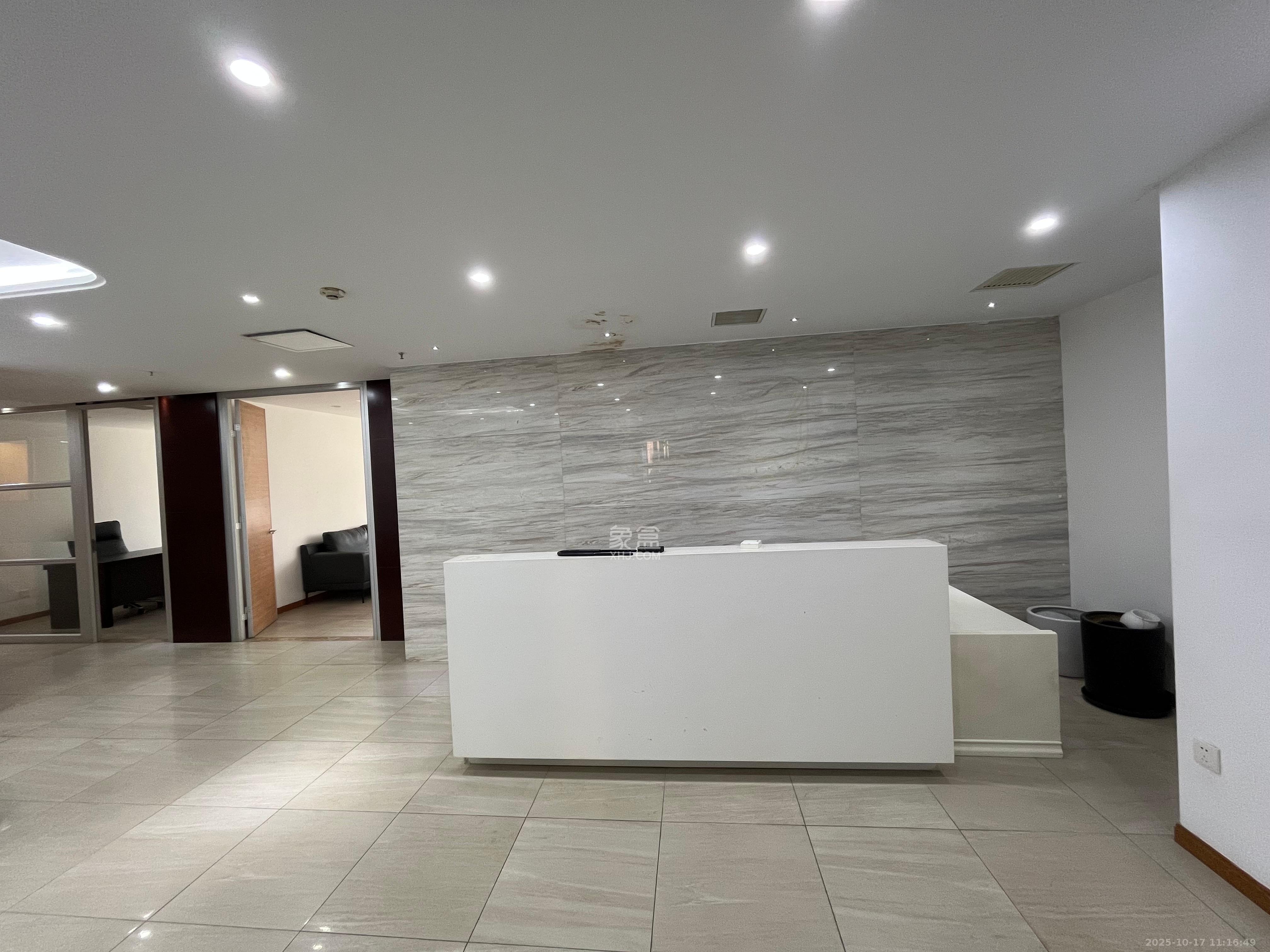 华侨国际   113.05㎡      10000.0元/月室内图