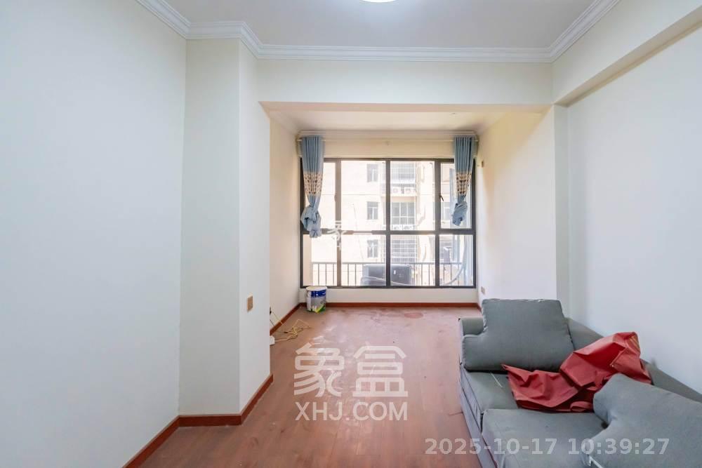 悦湖山 3室2厅1卫 1800.0元/月 悦湖山 3室2厅1卫 1800.0元/月室内图