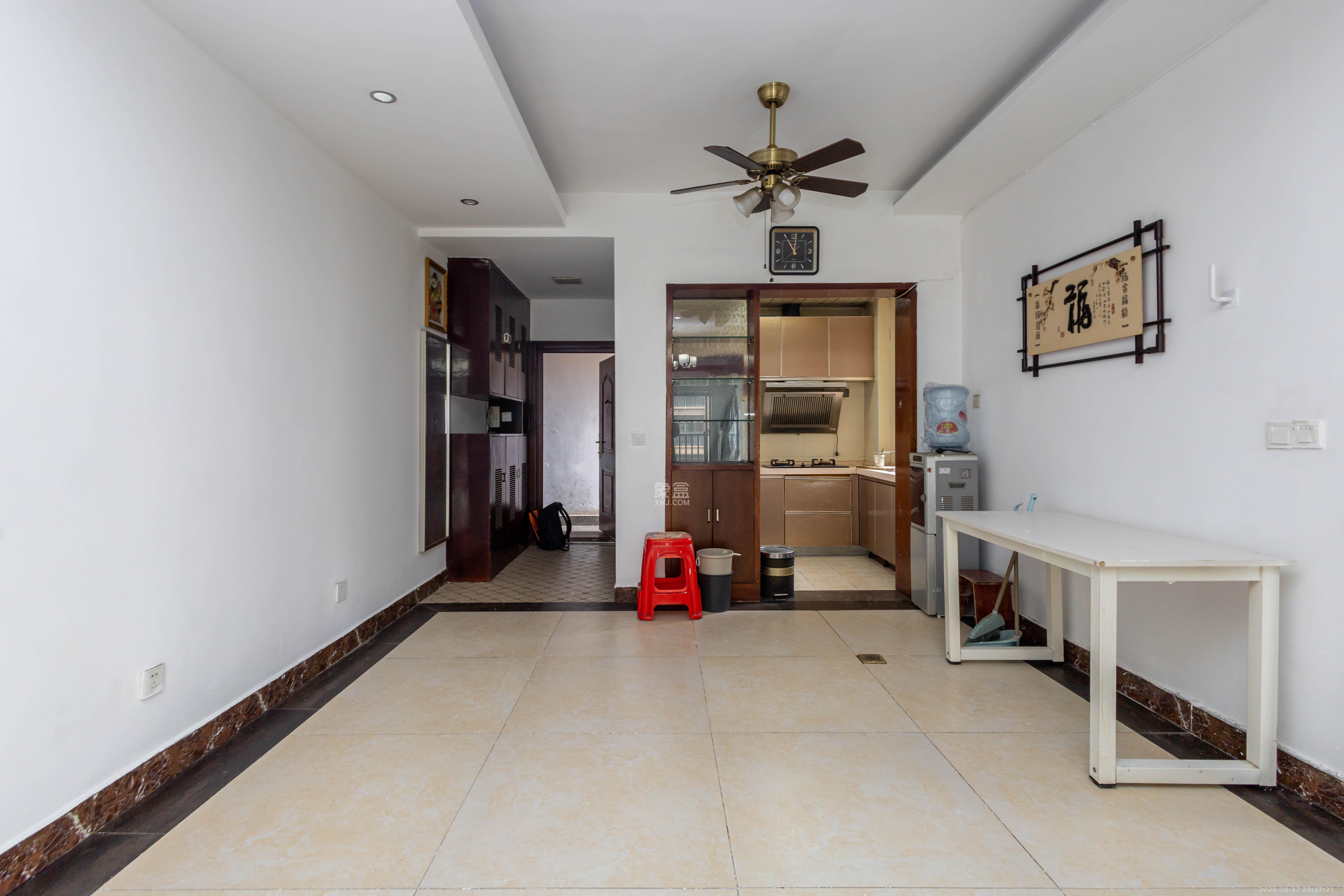 博雅湘水湾  2室2厅1卫    45.0万客厅