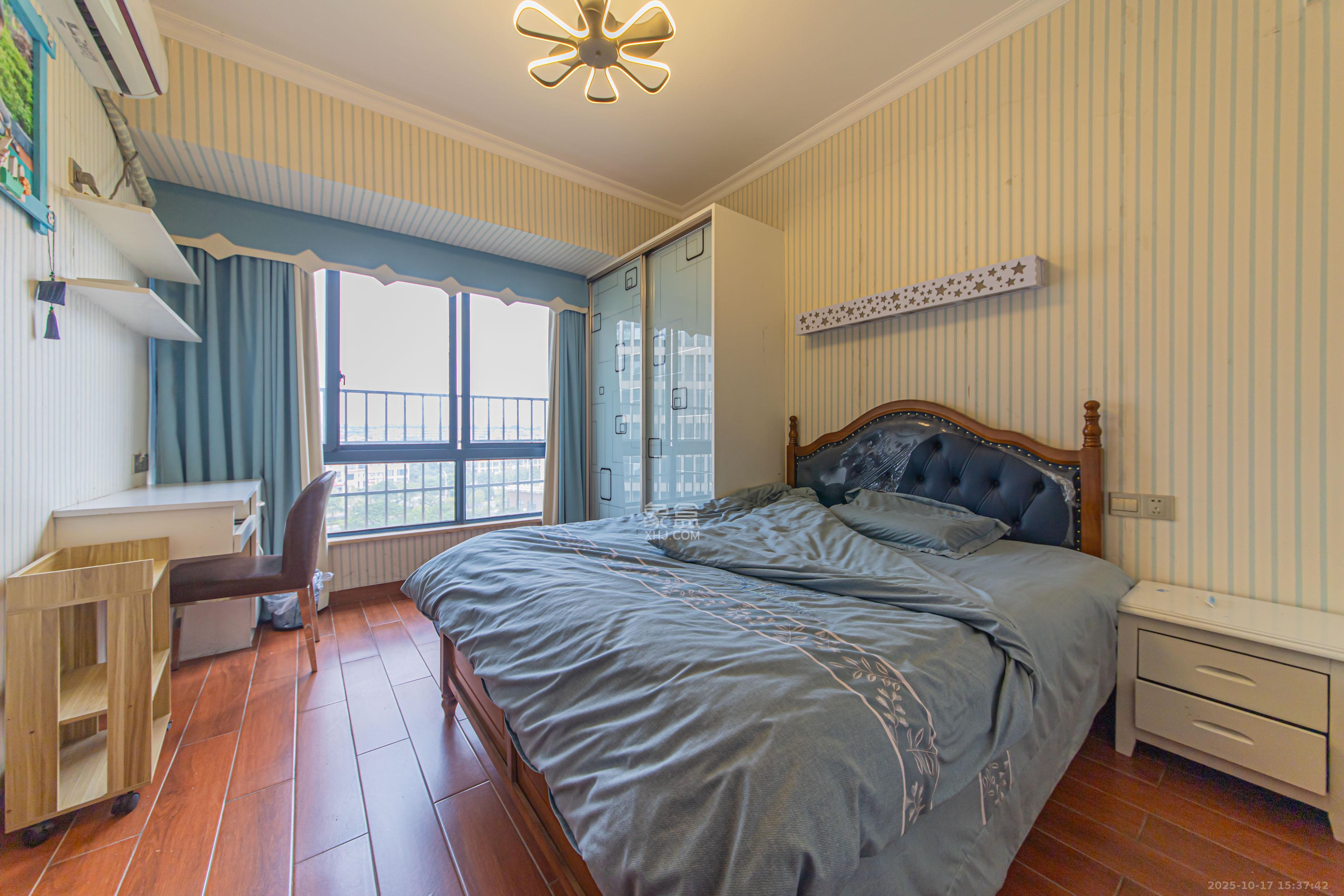 黑金时代广场  5室2厅2卫    3500.0元/月室内图