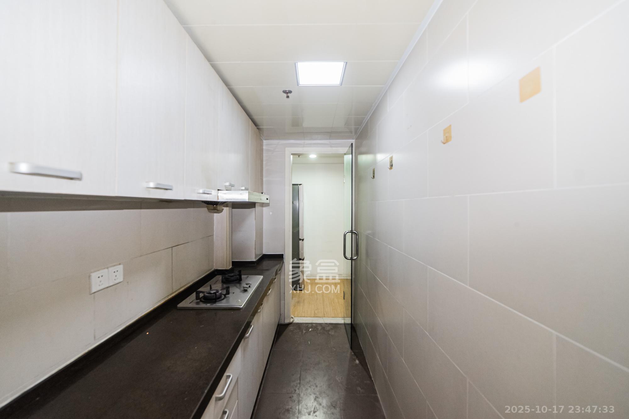 北辰三角洲E5区  1室1厅1卫    68.0万厨房