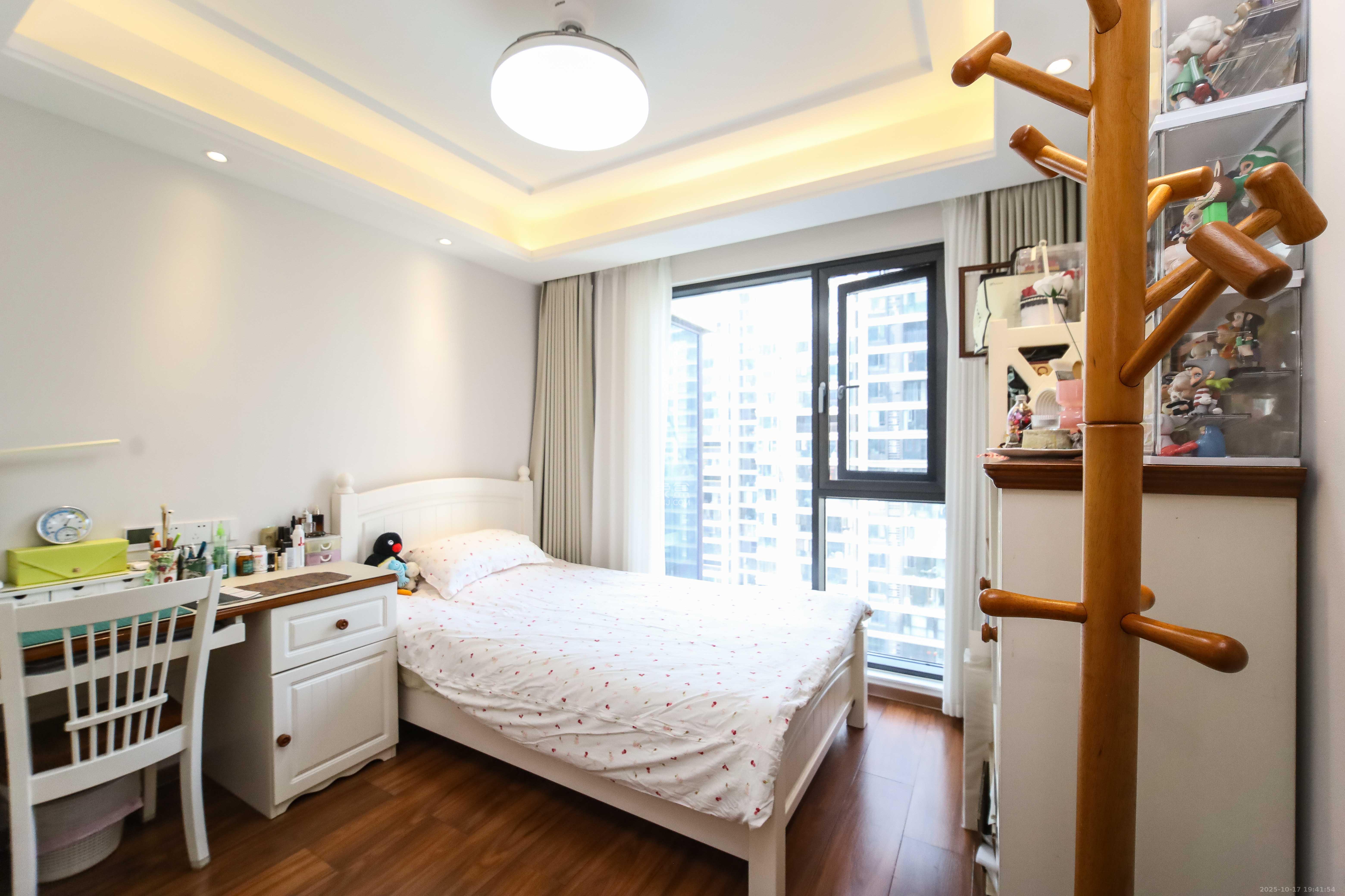 德奥悦东方  4室2厅2卫    268.0万卧室