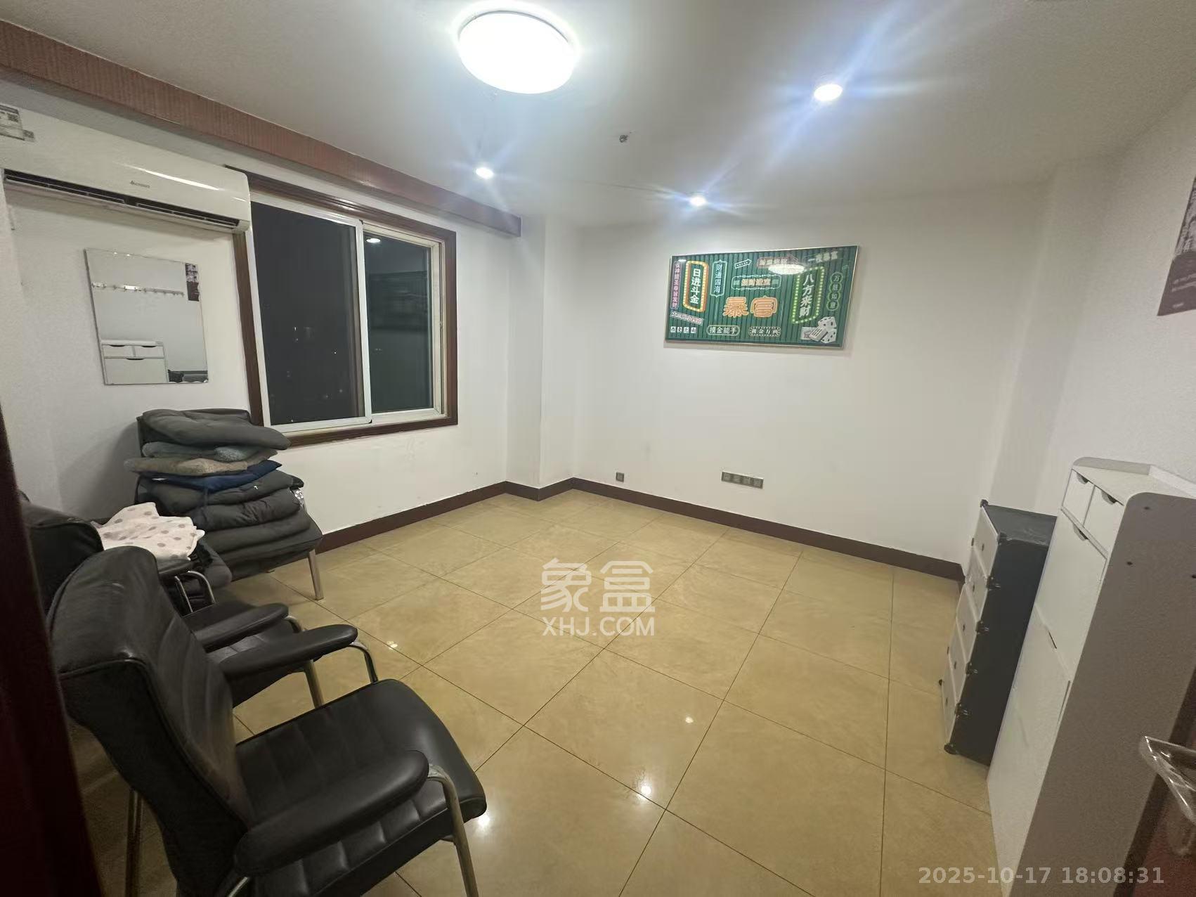 君临天厦  4室2厅2卫    4000.0元/月 君临天厦  4室2厅2卫    4000.0元/月室内图