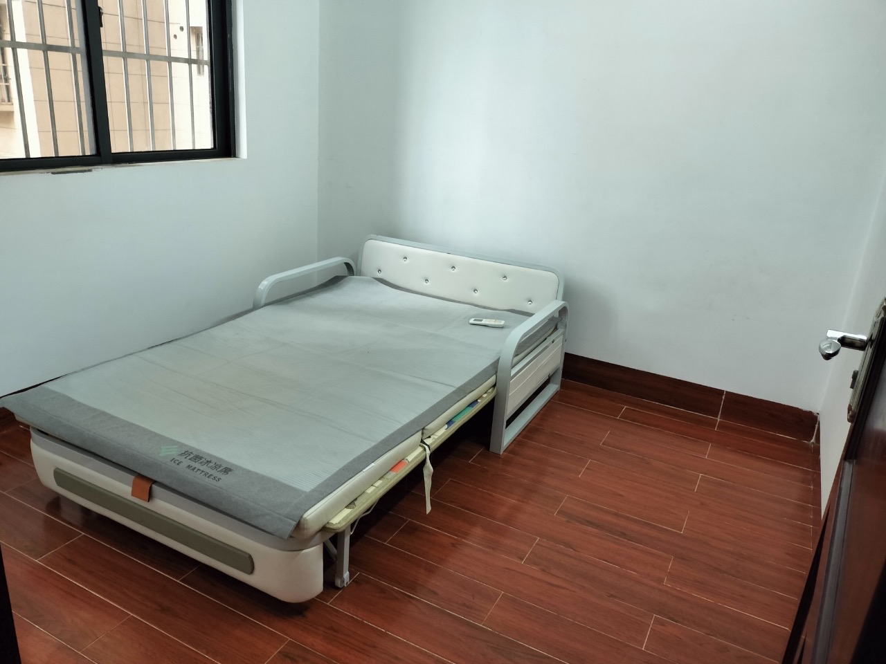 滨江新苑（一期A区）  3室2厅1卫    2800.0元/月室内图