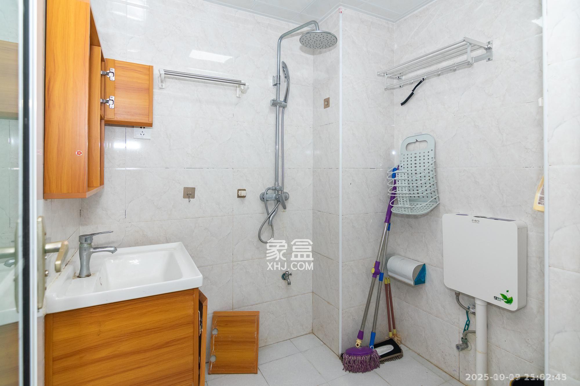 澳海月亮湾  3室2厅1卫    1700.0元/月室内图