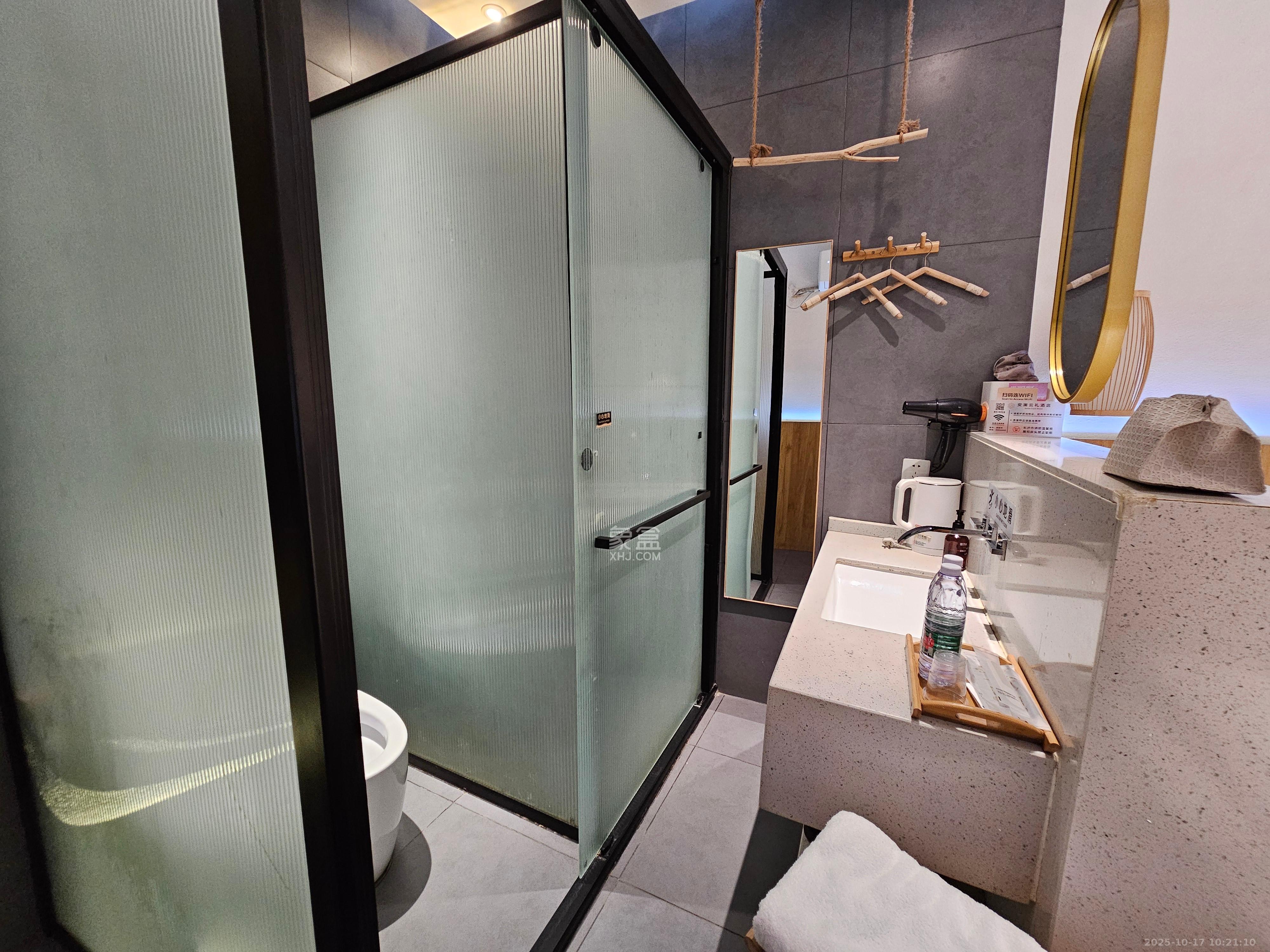 东茅街散盘  24室4厅4卫    18000.0元/月室内图