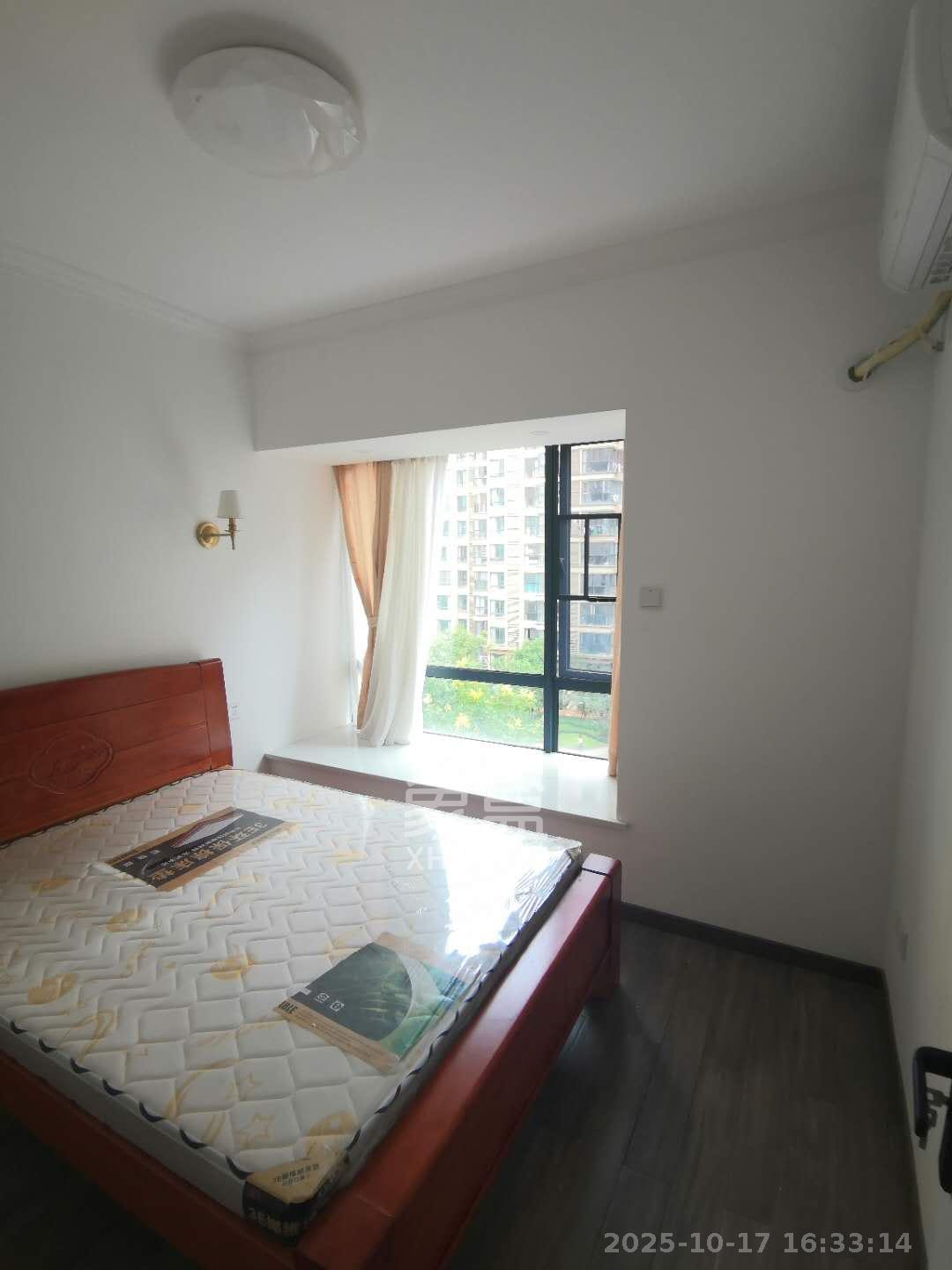 中建芙蓉嘉苑  4室2厅2卫    3100.0元/月室内图