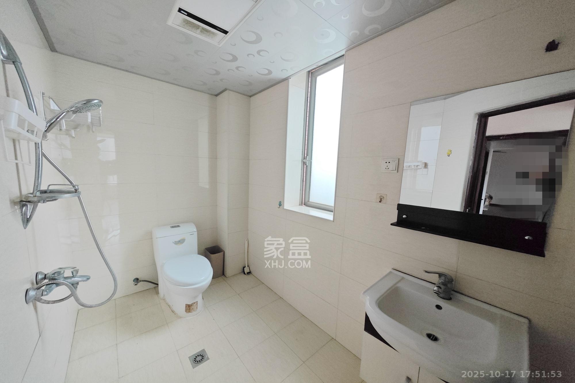 新城新世界一二三期 3室2厅2卫 110.0万 新城新世界一二三期 3室2厅2卫 110.0万其他