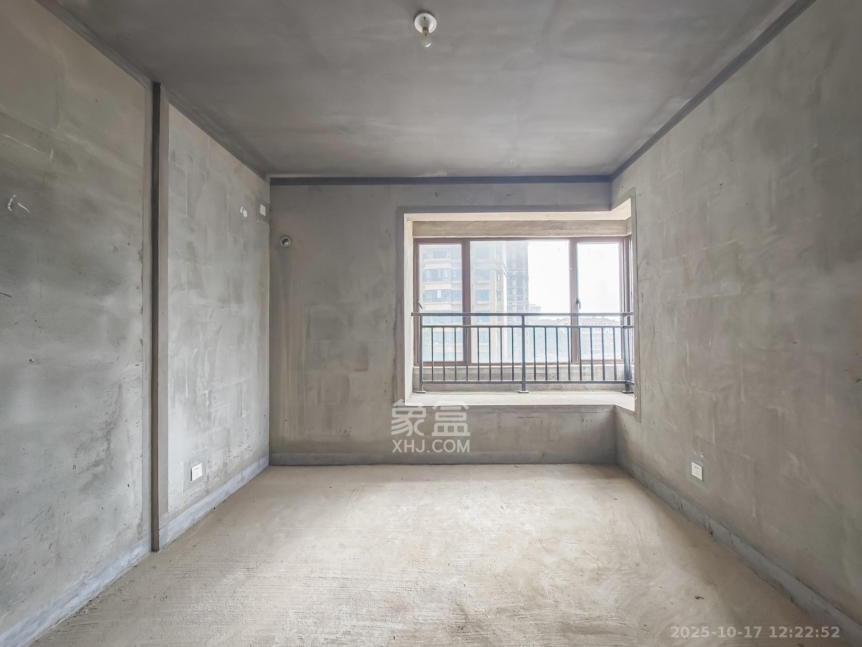 山语城三期  3室2厅2卫    80.0万 山语城三期  3室2厅2卫    80.0万卧室