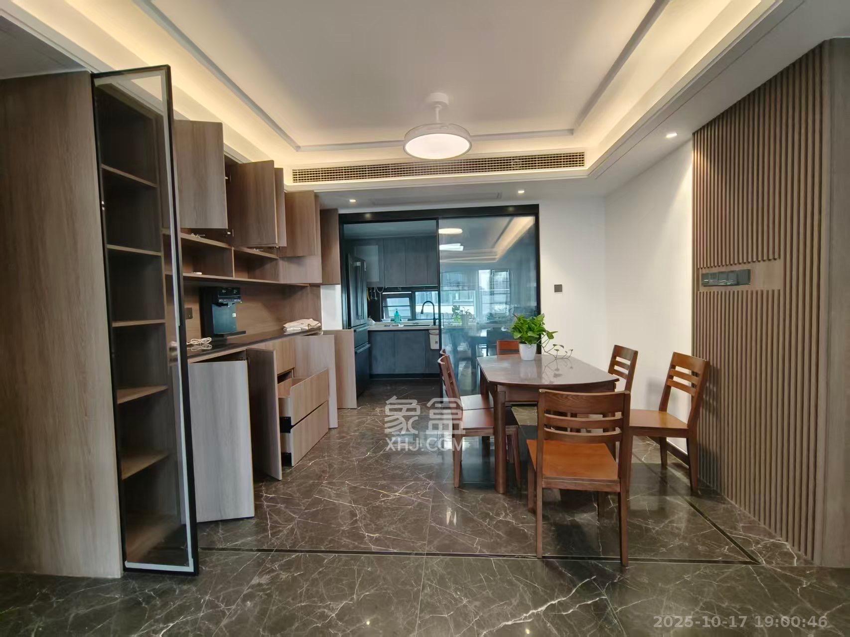 绿地麓云国际一期 6室2厅3卫 7000.0元/月 绿地麓云国际一期 6室2厅3卫 7000.0元/月室内图