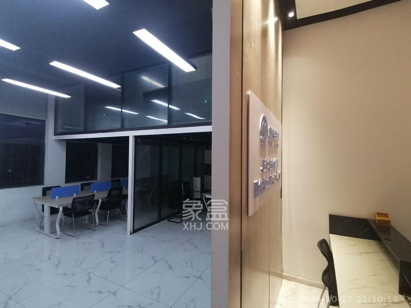 华润置地广场二期  1室1厅1卫    2500.0元/月室内图