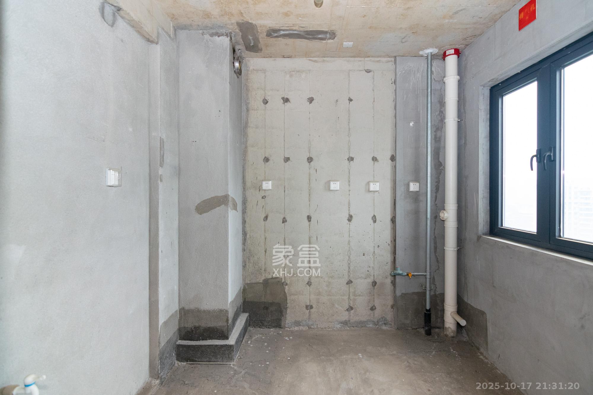 中粮鸿云 5室2厅2卫 89.0万 中粮鸿云 5室2厅2卫 89.0万厨房