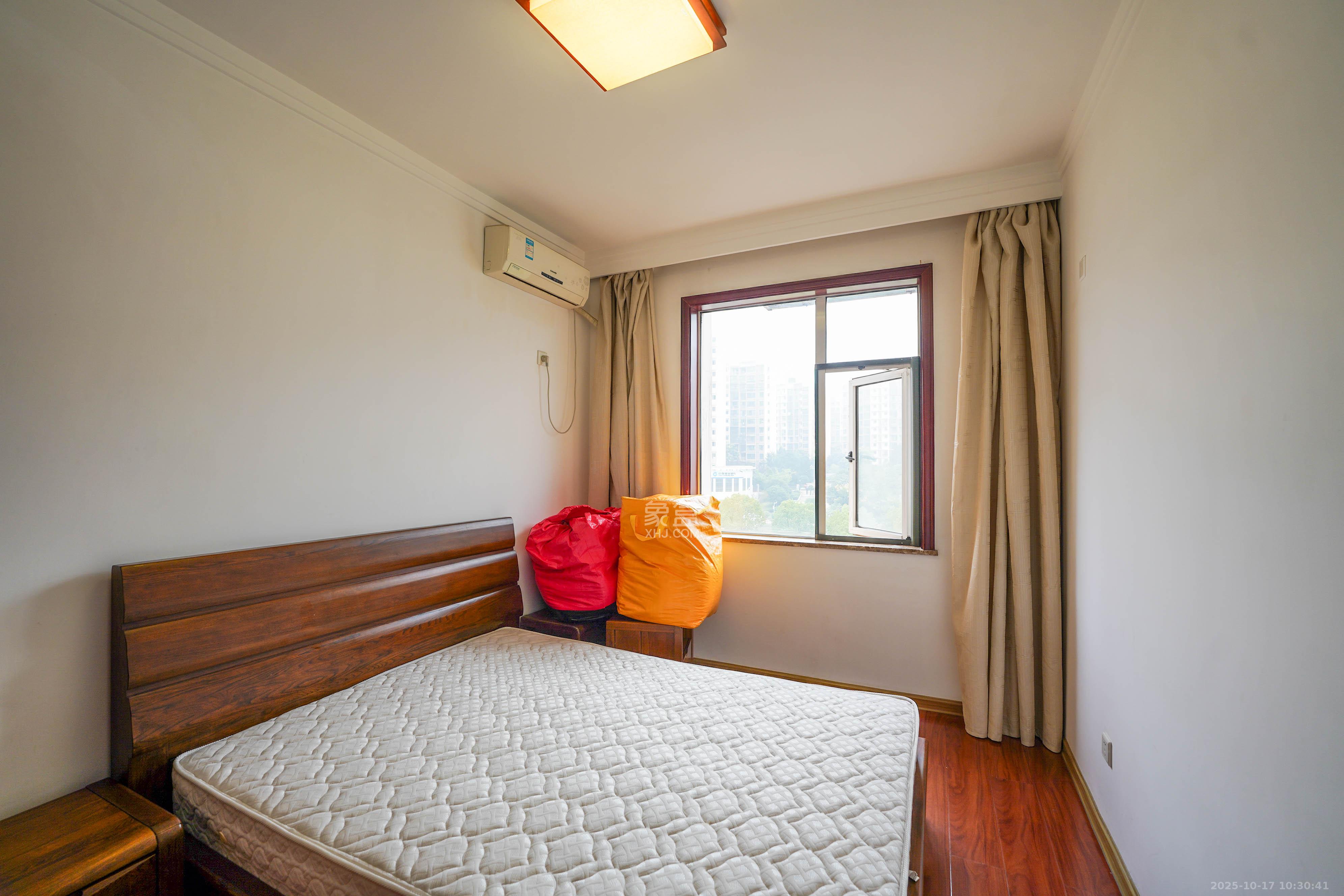 御邦 3室2厅2卫 98.0万 御邦 3室2厅2卫 98.0万卧室