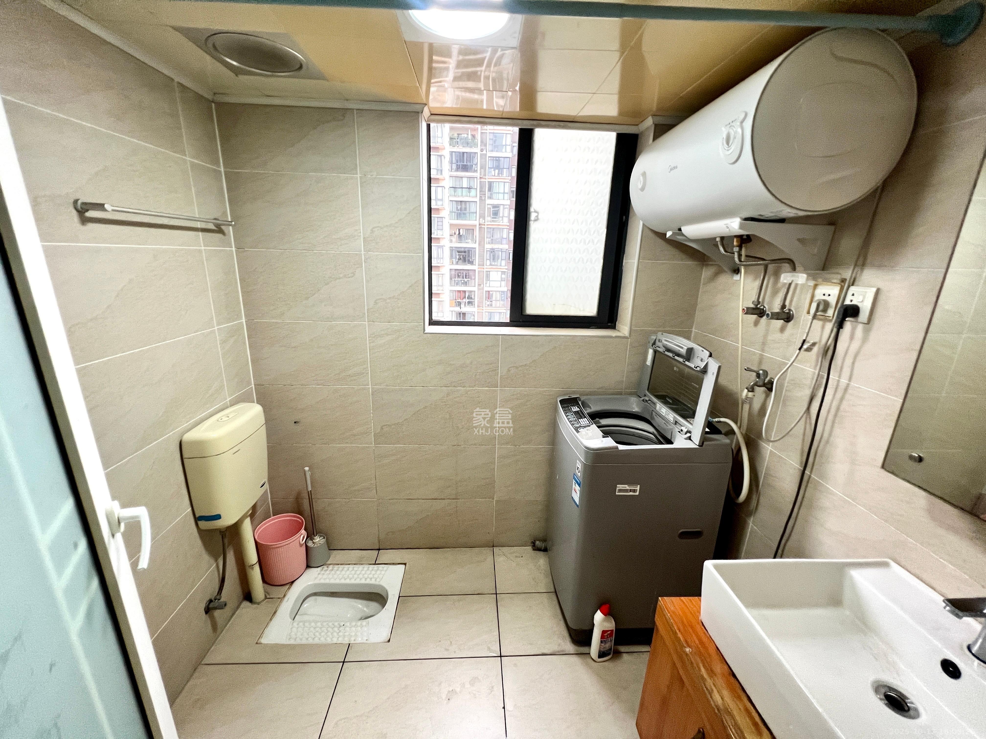 三万英尺  1室1厅1卫    1580.0元/月 三万英尺  1室1厅1卫    1580.0元/月室内图