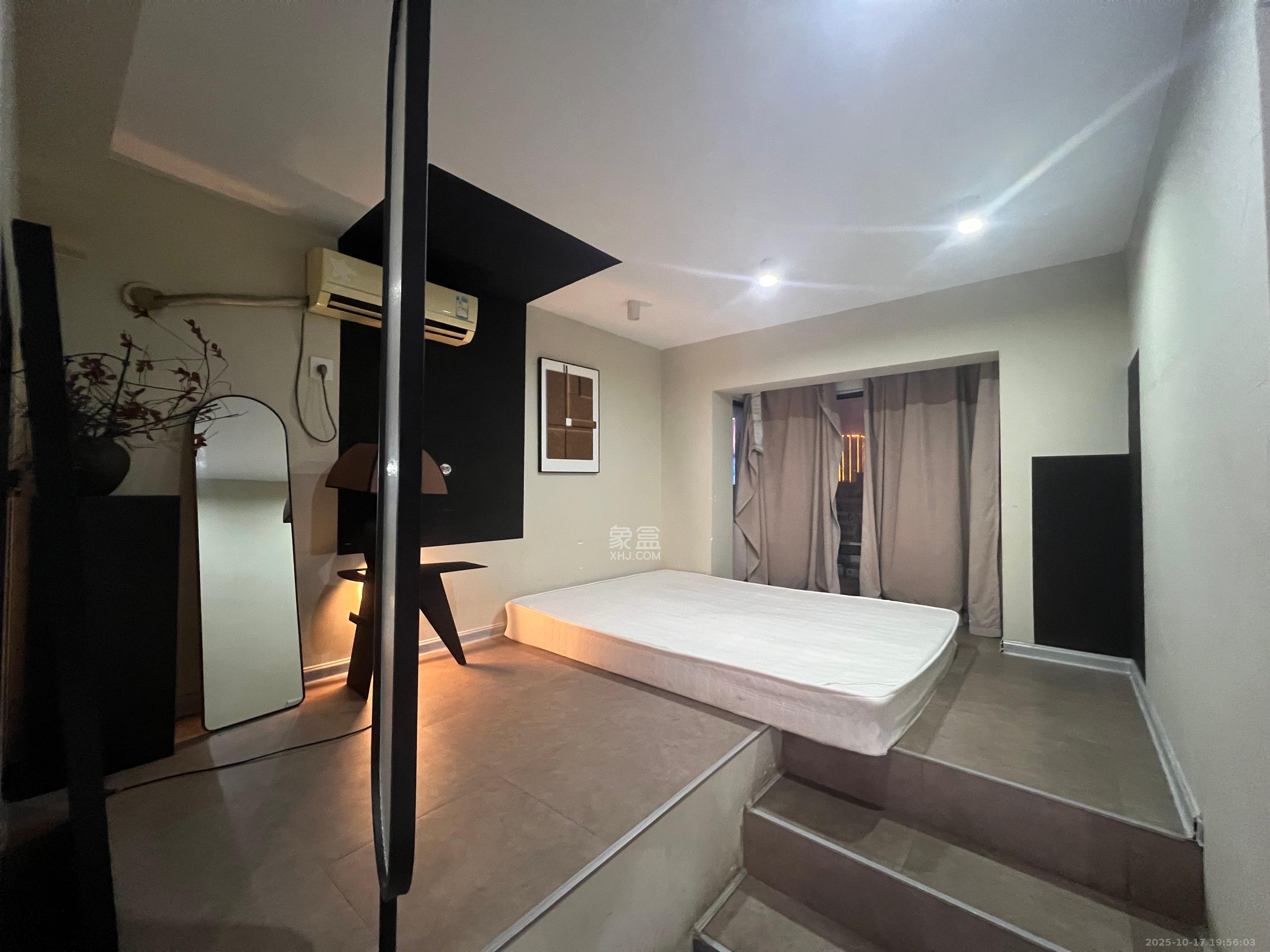 中天广场  1室1厅1卫    2100.0元/月 中天广场  1室1厅1卫    2100.0元/月室内图