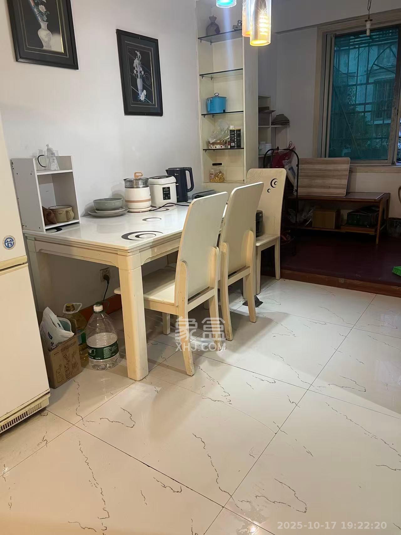 中南汽车世界  2室1厅1卫    680.0元/月室内图