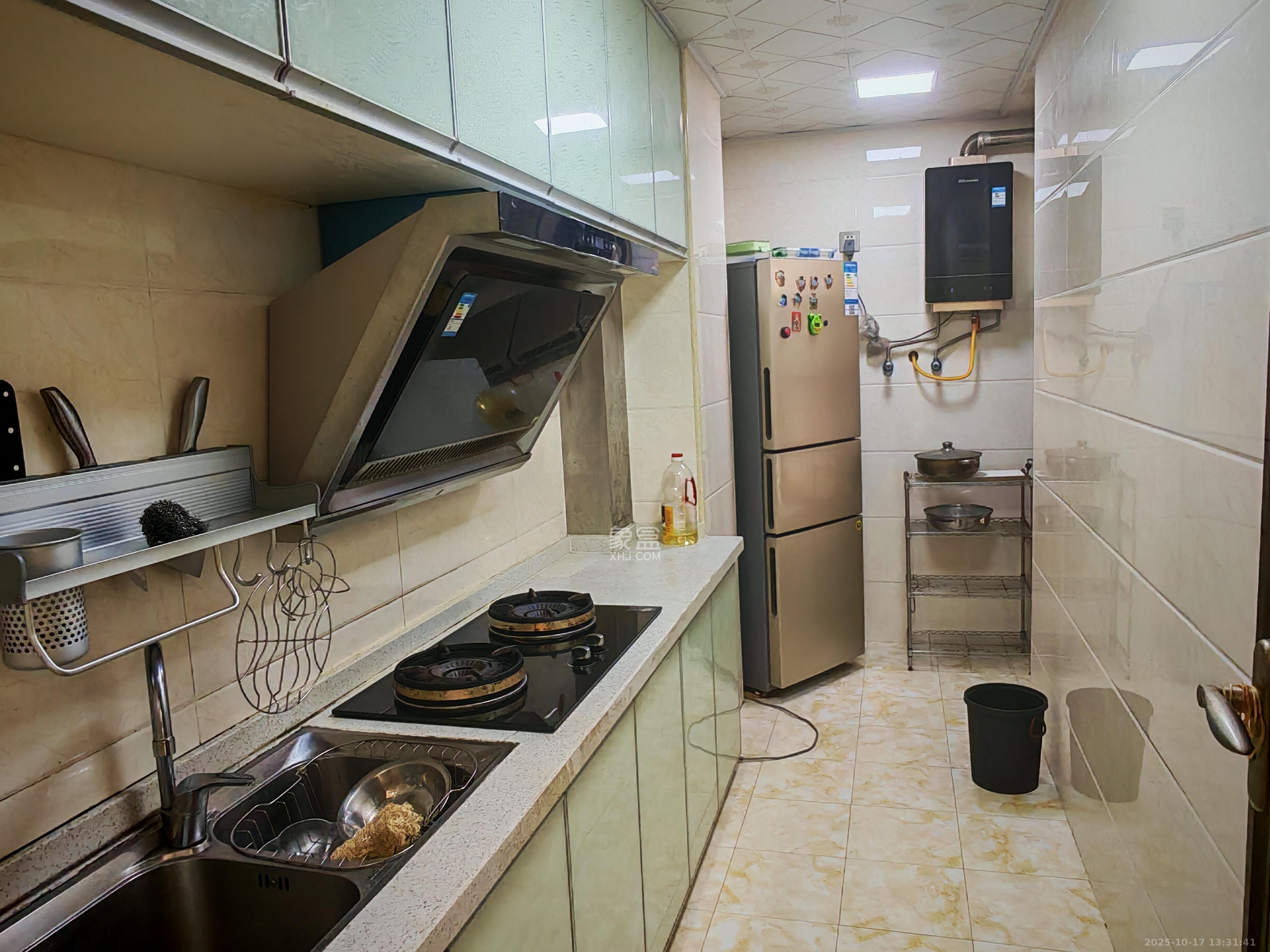 山语城三期  2室2厅1卫    1600.0元/月室内图