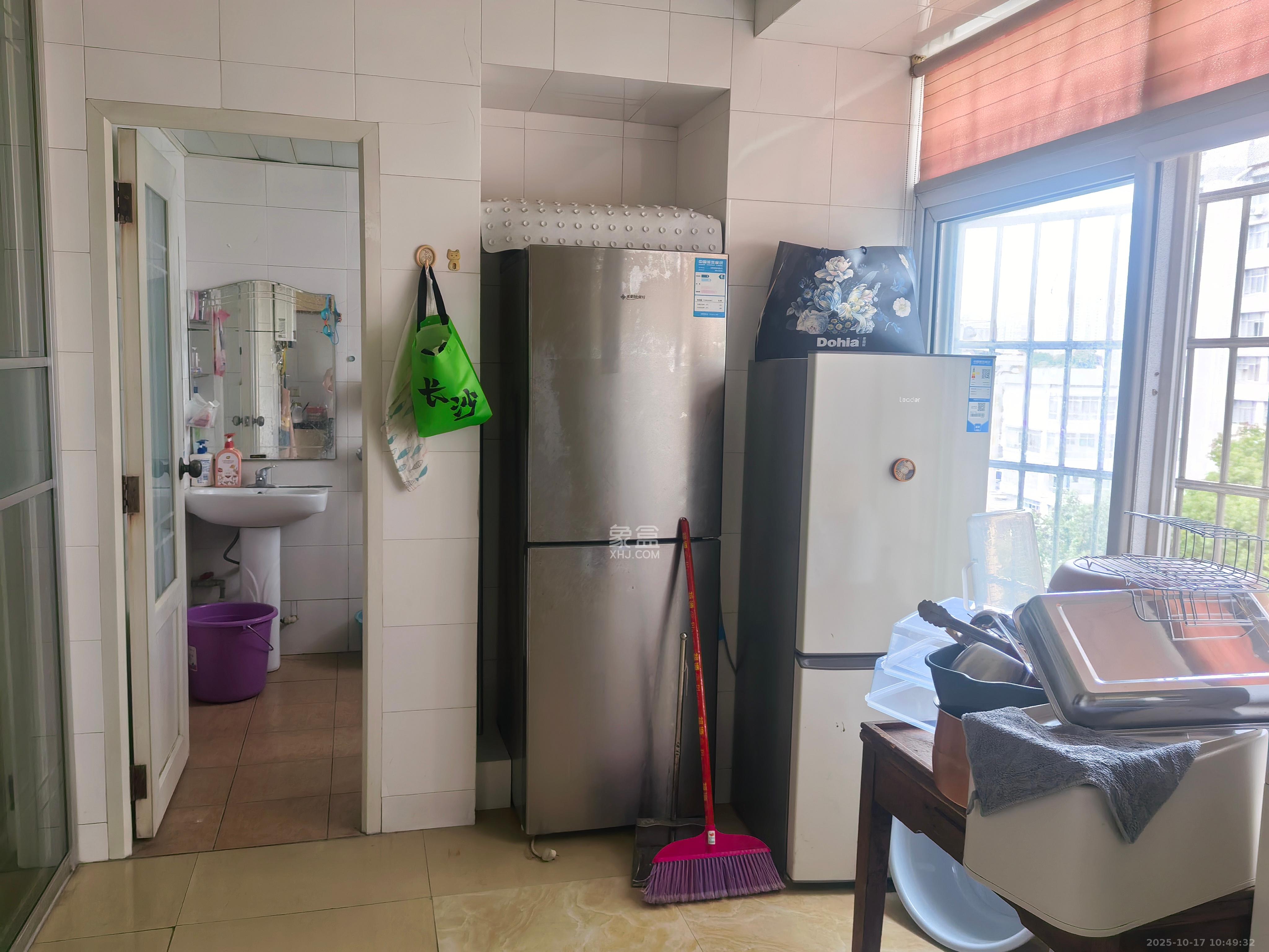 中国人民财产股份公司宿舍（人民保险公司宿舍）  3室1厅1卫    1500.0元/月室内图