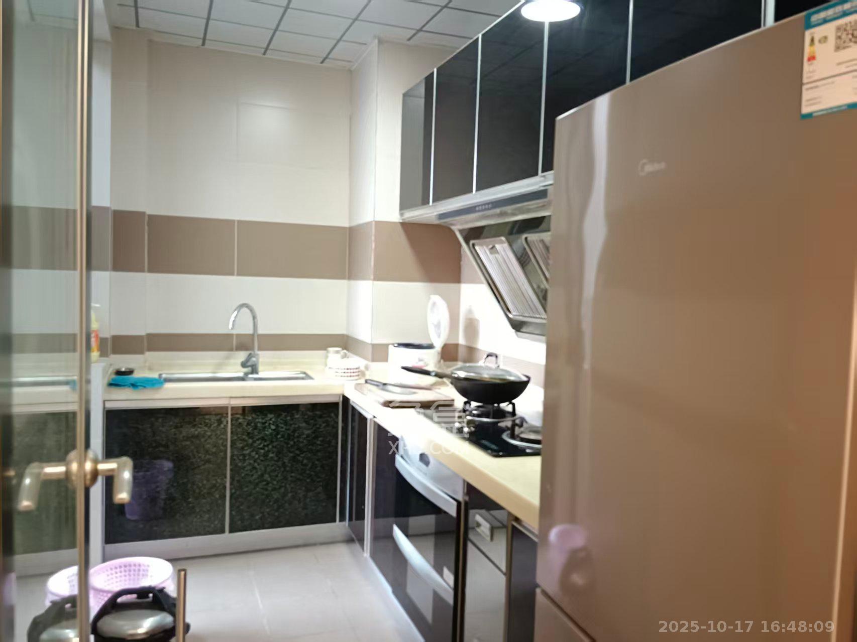 保利麓谷林语B区  3室2厅1卫    2500.0元/月 保利麓谷林语B区  3室2厅1卫    2500.0元/月室内图