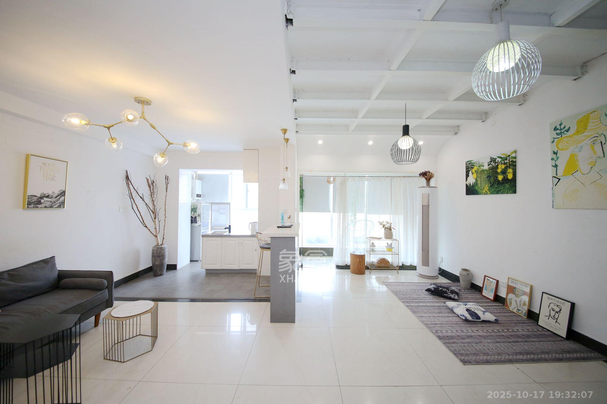 香格里嘉园 3室2厅2卫 3000.0元/月 香格里嘉园 3室2厅2卫 3000.0元/月室内图