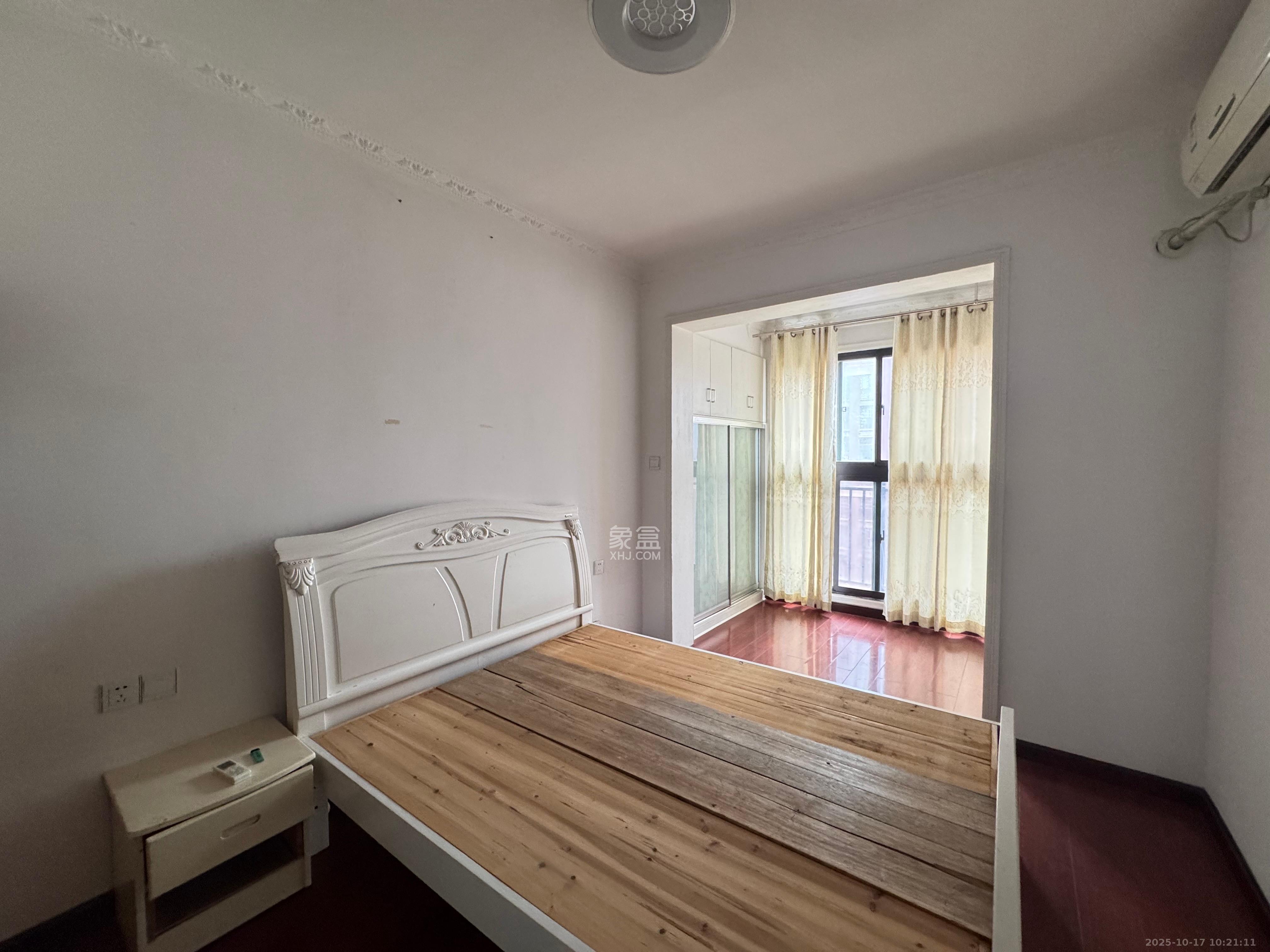 新城国际花都  3室2厅2卫    2000.0元/月室内图