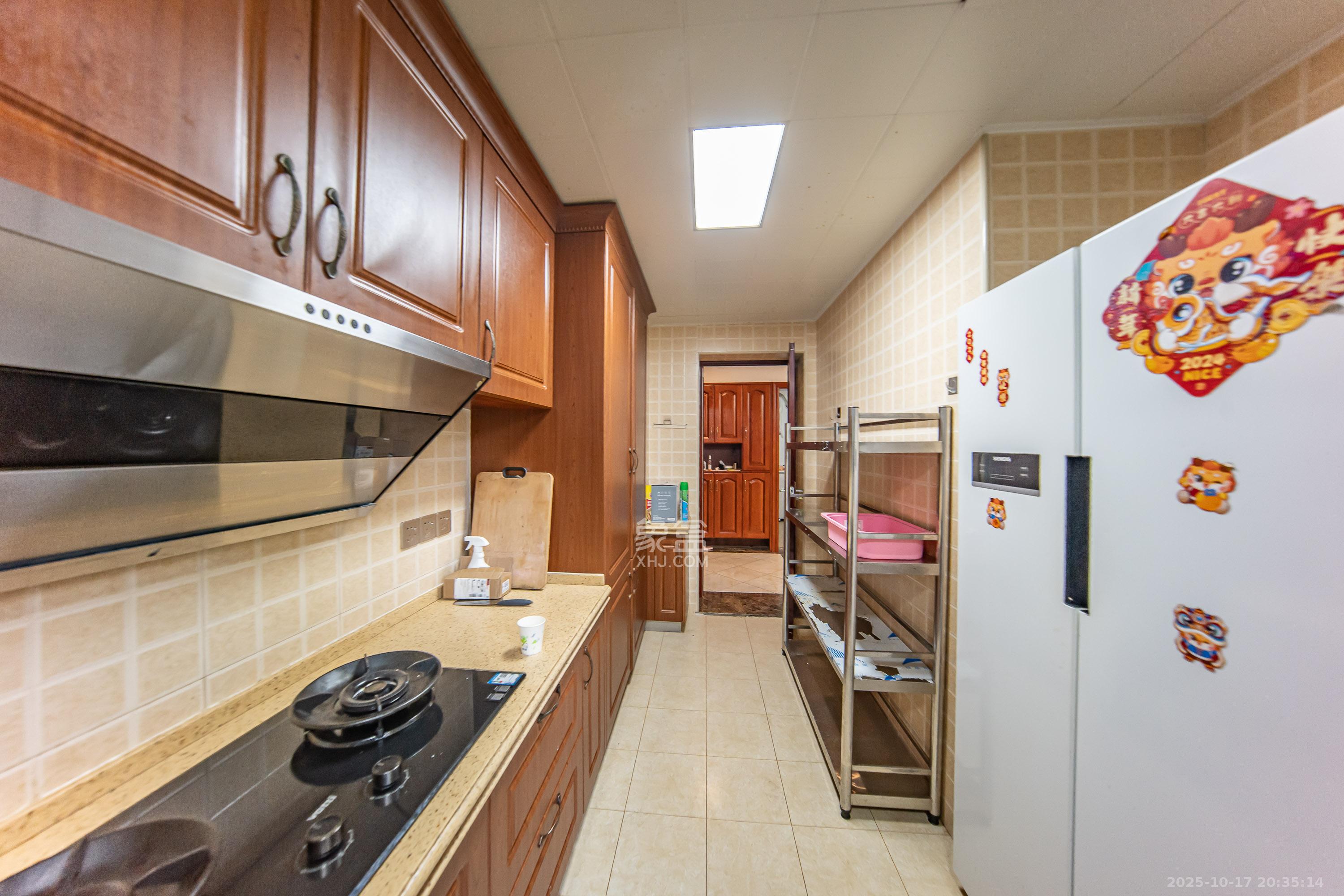 华润橡树湾 4室2厅2卫 115.0万 华润橡树湾 4室2厅2卫 115.0万厨房