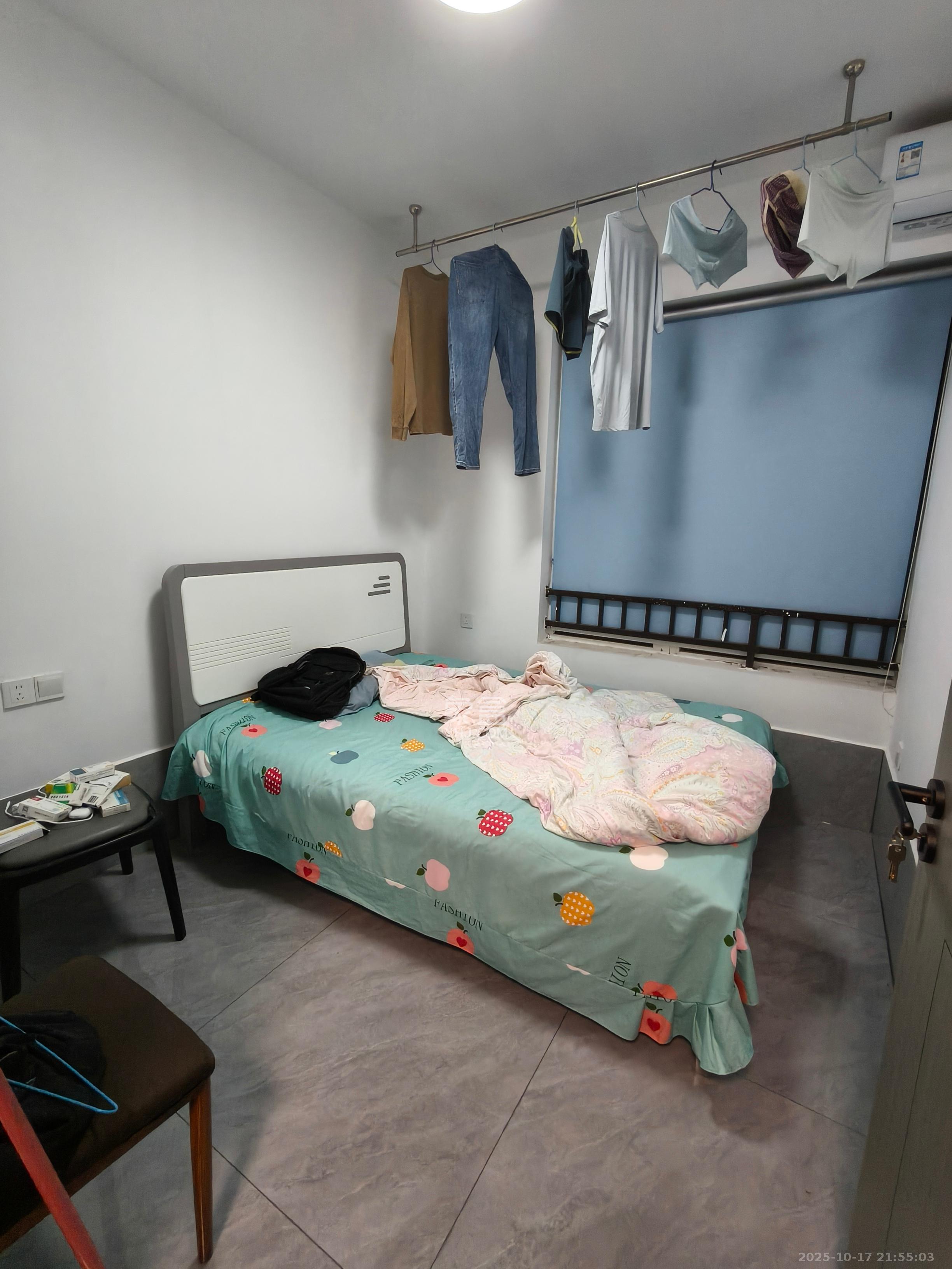 保利香槟国际  2室1厅1卫    1400.0元/月室内图