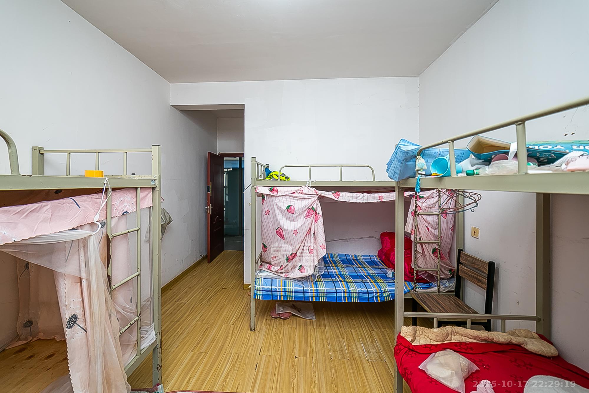 通用时代国际社区  1室2厅2卫    165.0万 通用时代国际社区  1室2厅2卫    165.0万卧室