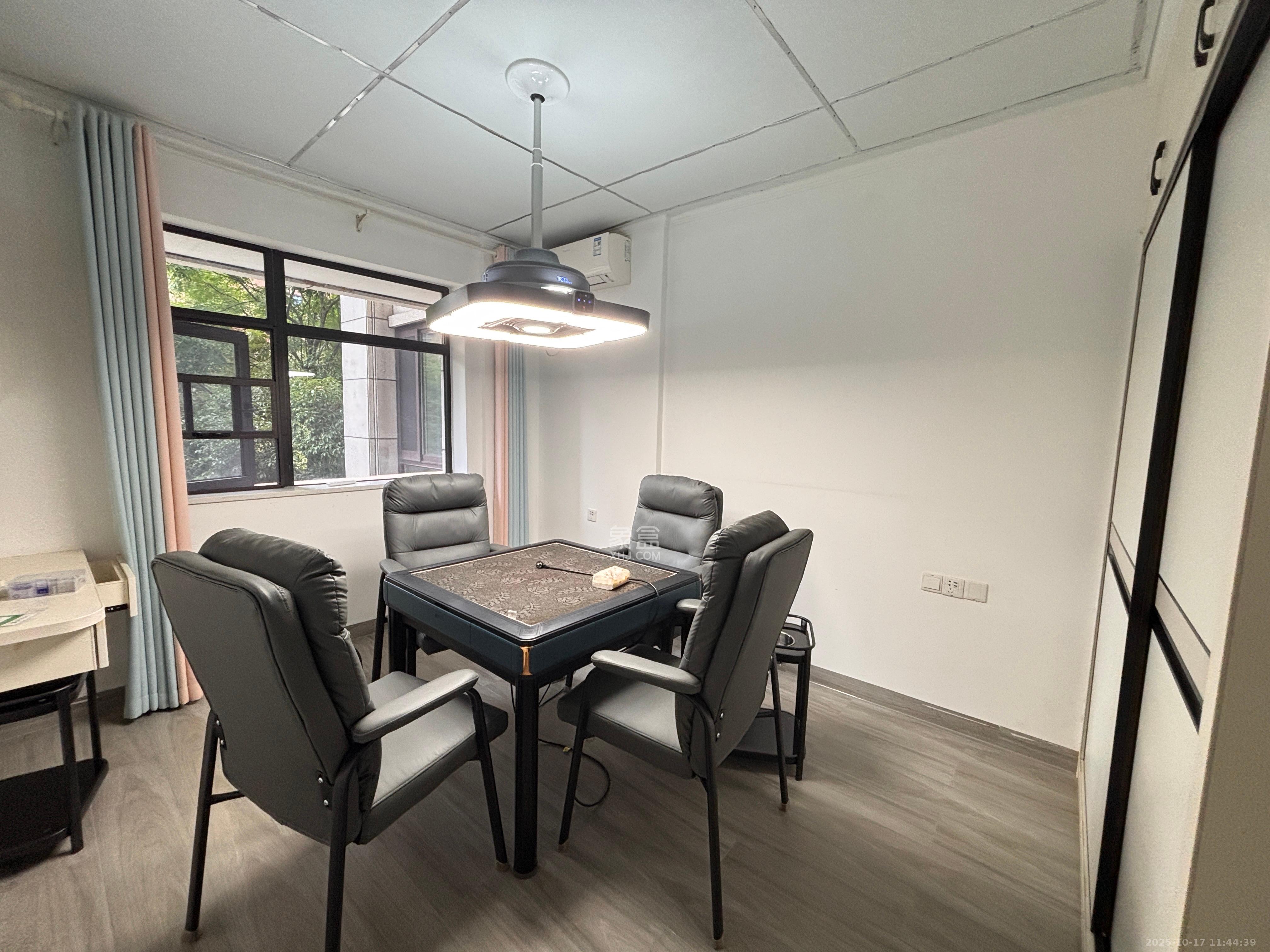 未来漫城  4室2厅2卫    3500.0元/月室内图