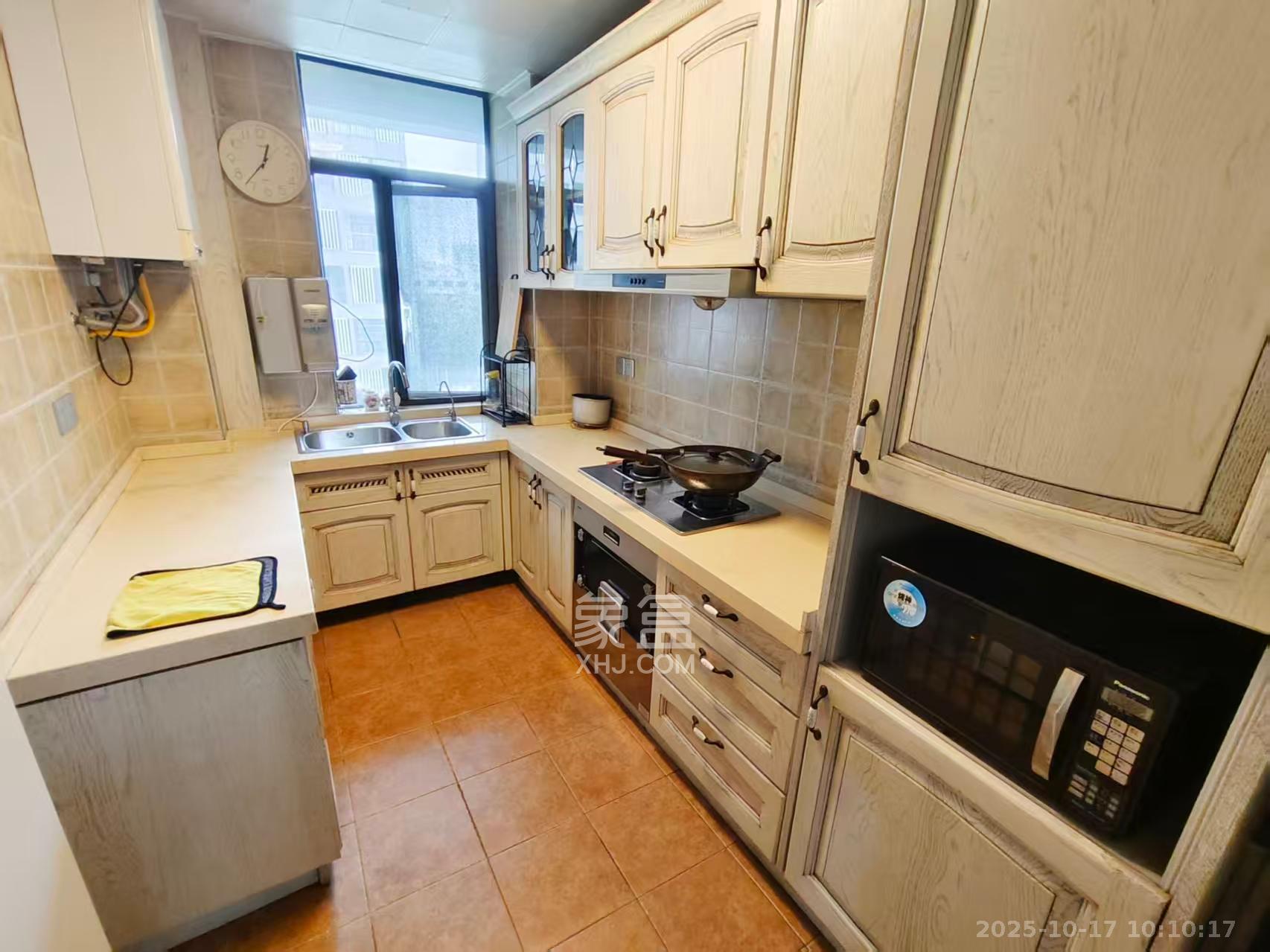 长大彩虹都  3室2厅1卫    2800.0元/月 长大彩虹都  3室2厅1卫    2800.0元/月室内图