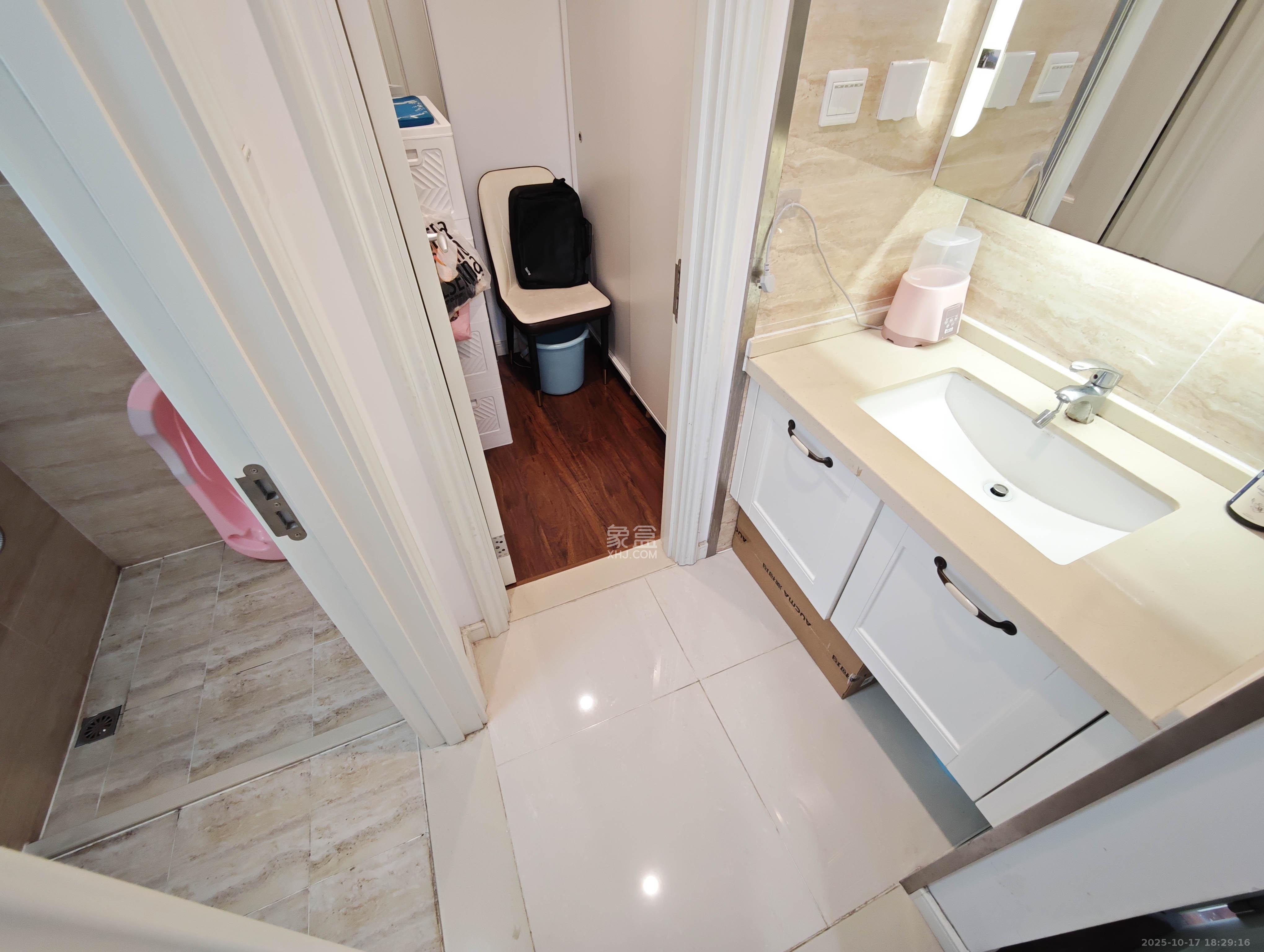 万科魅力之城观澜里 1室2厅1卫 119.0万 万科魅力之城观澜里 1室2厅1卫 119.0万卫生间