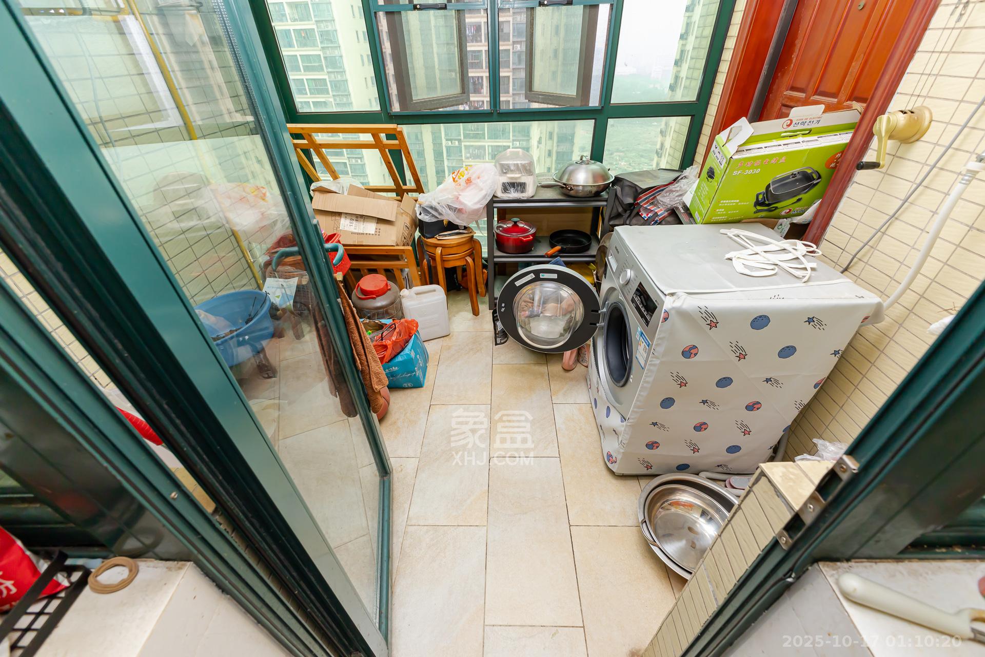 恒大名都  4室2厅2卫    105.0万阳台