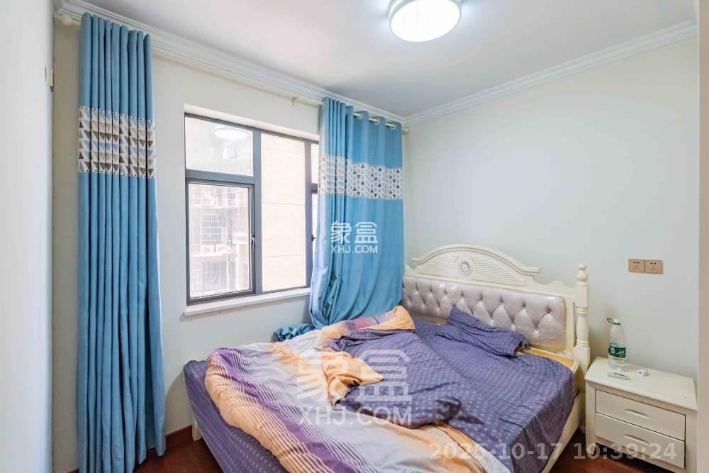 悦湖山 3室2厅1卫 1800.0元/月 悦湖山 3室2厅1卫 1800.0元/月室内图